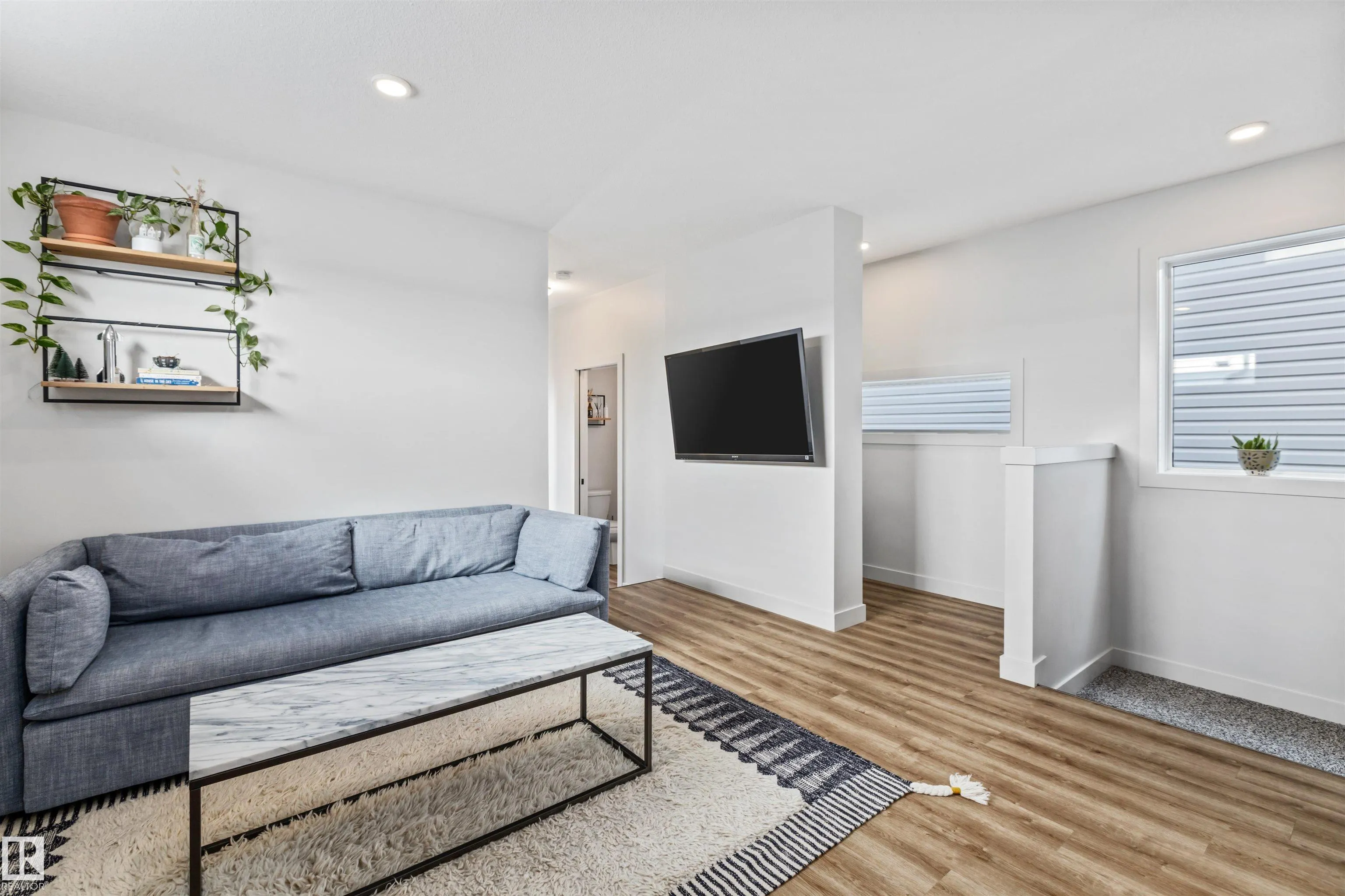 12037 124 Street