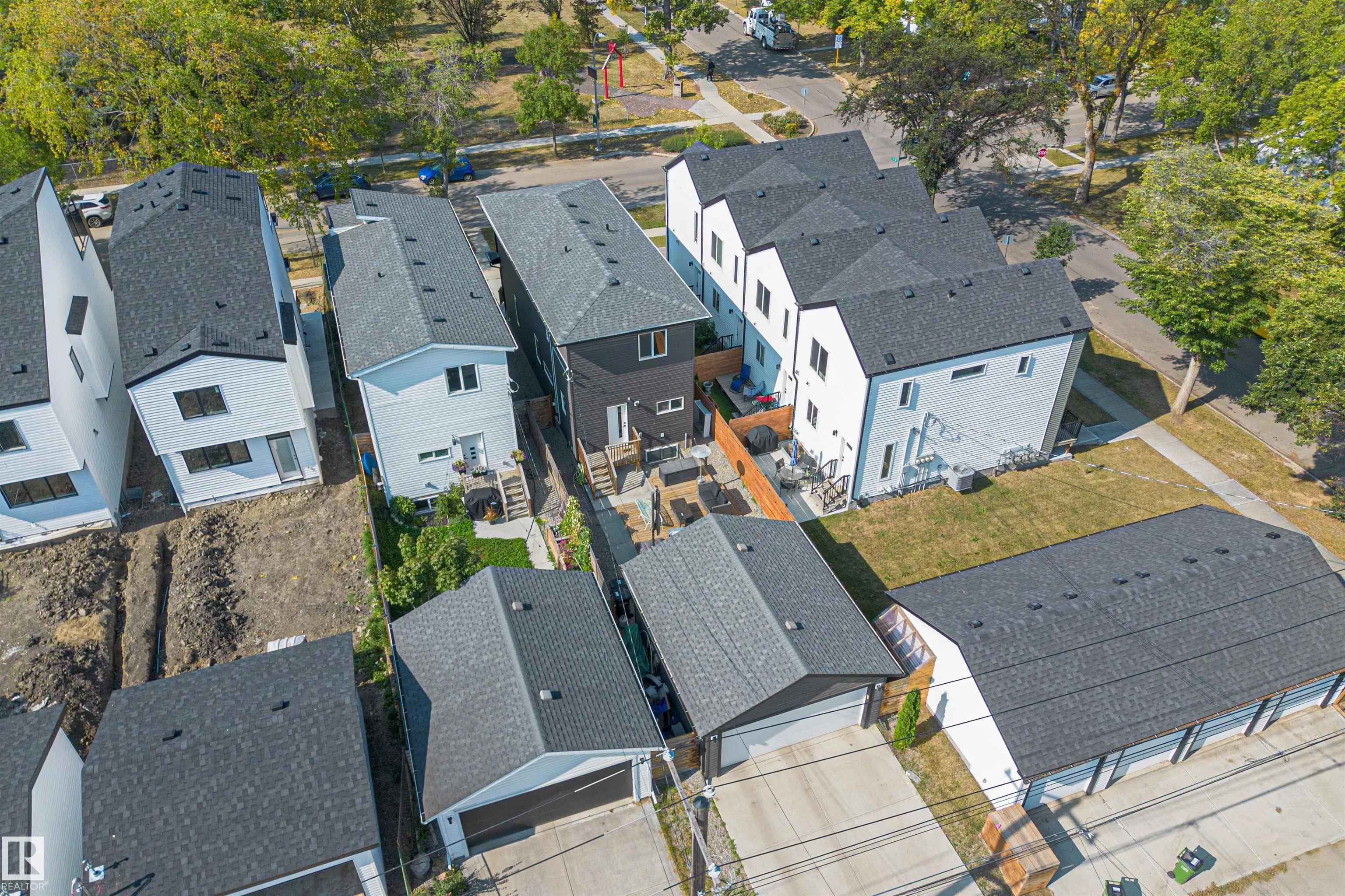 12037 124 Street