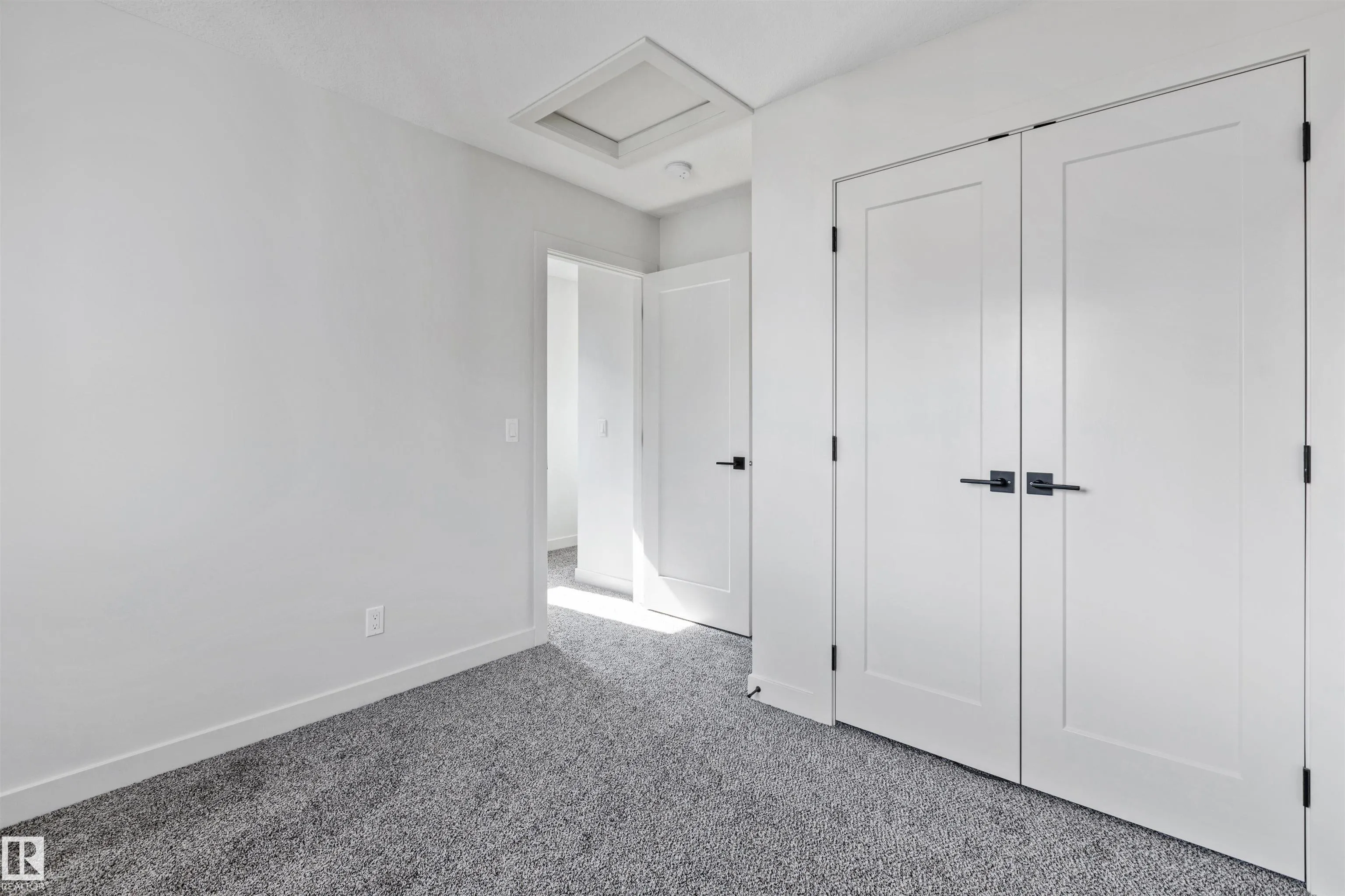 12037 124 Street