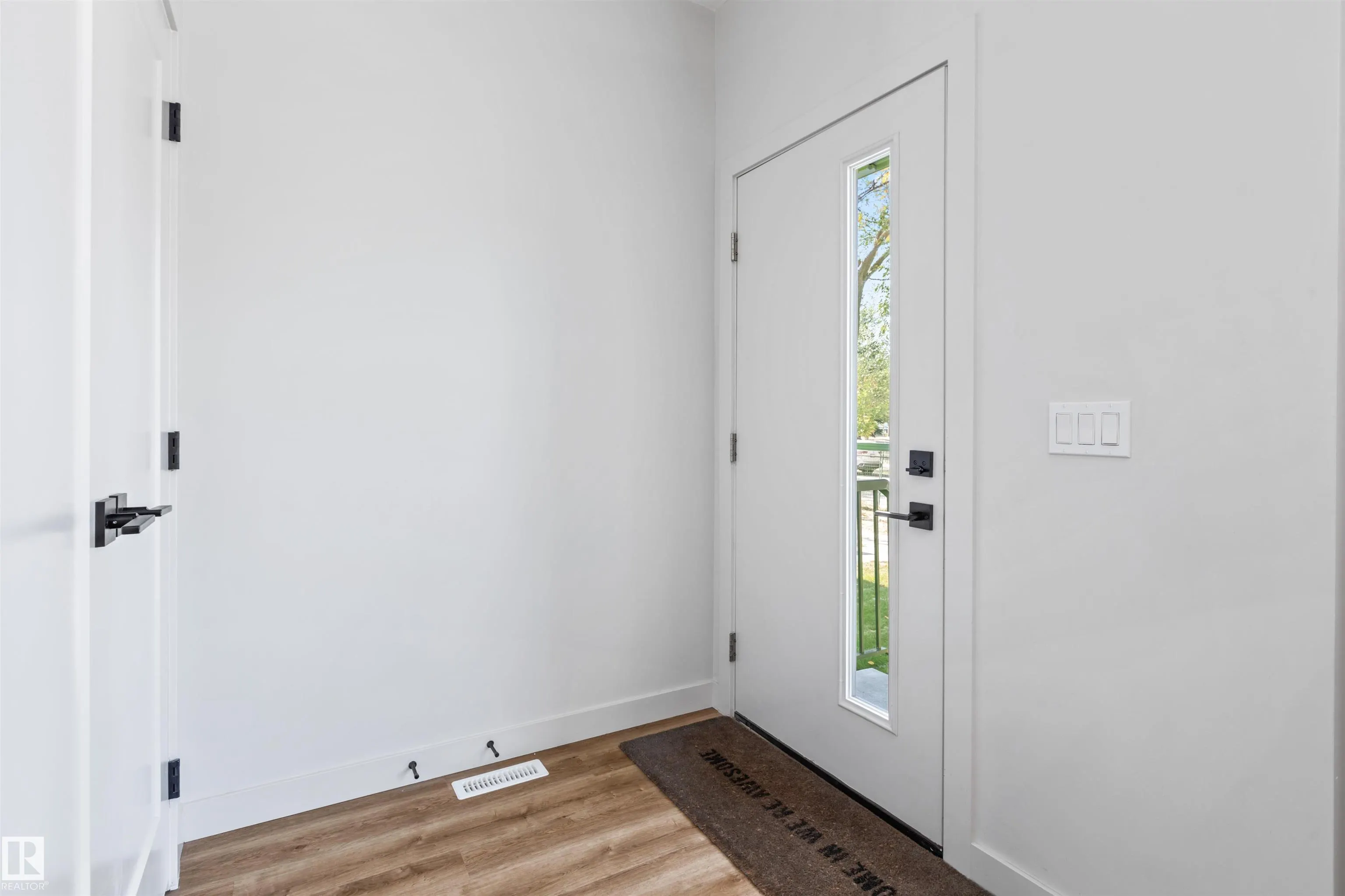 12037 124 Street