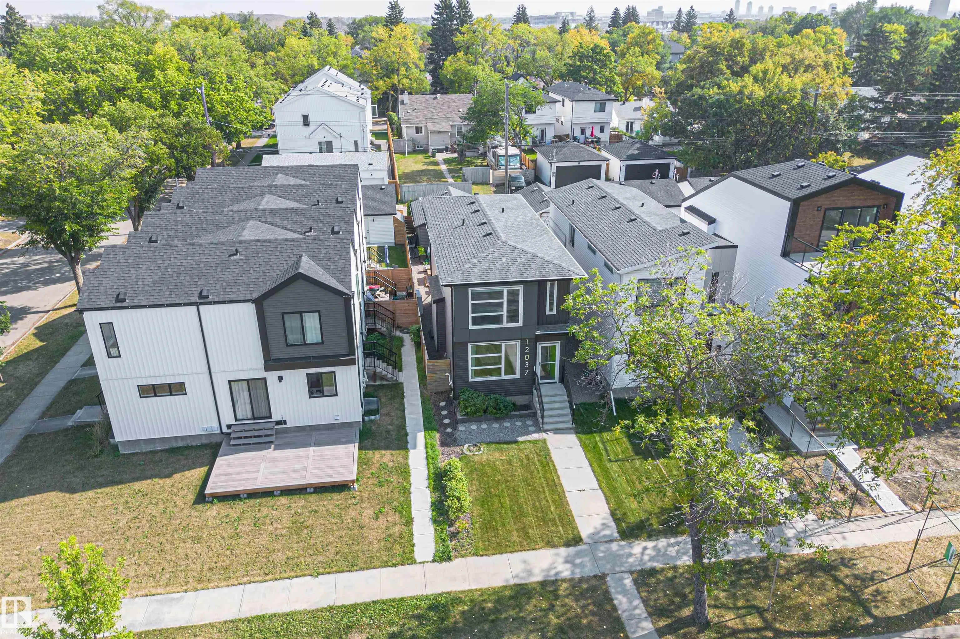 12037 124 Street