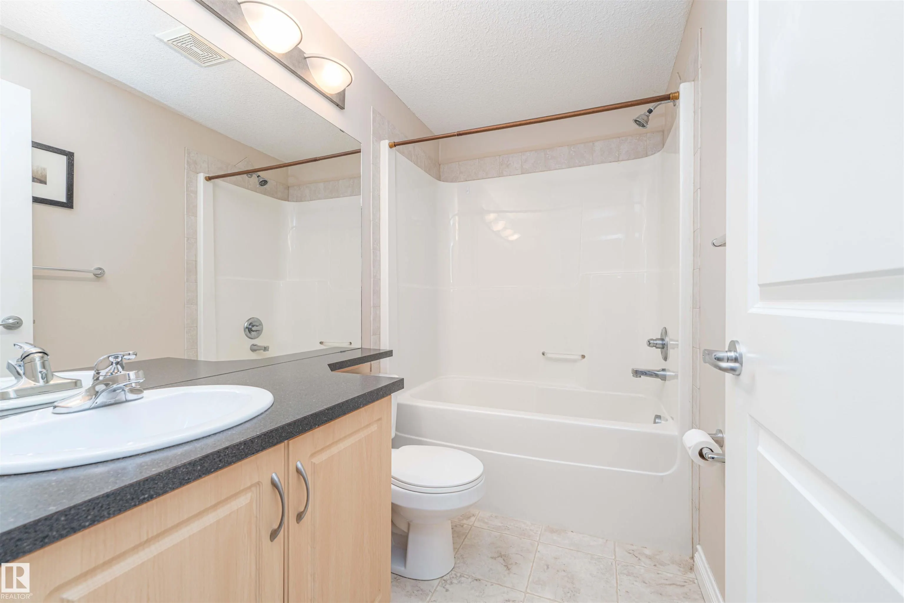 12408 15 Avenue