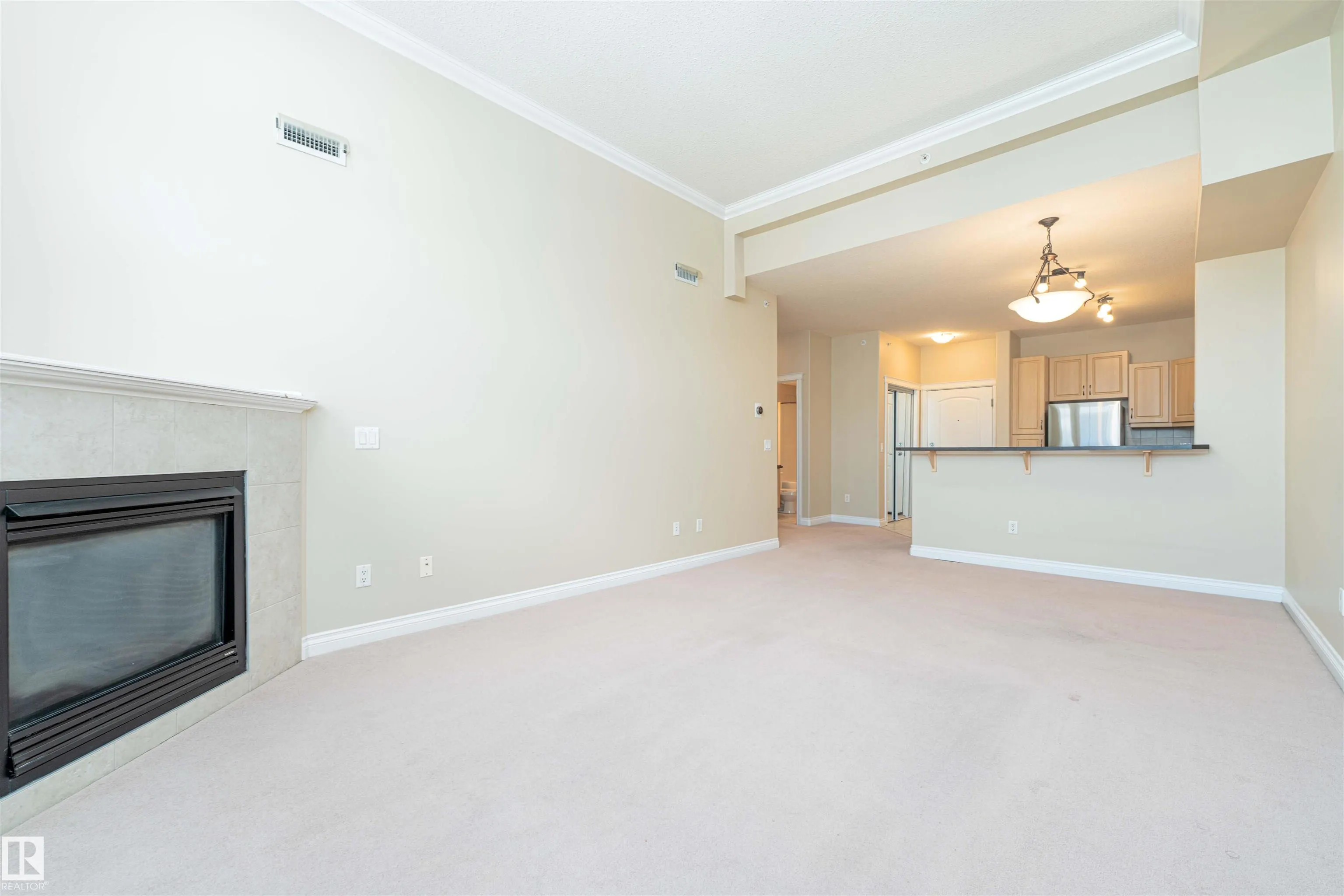 12408 15 Avenue