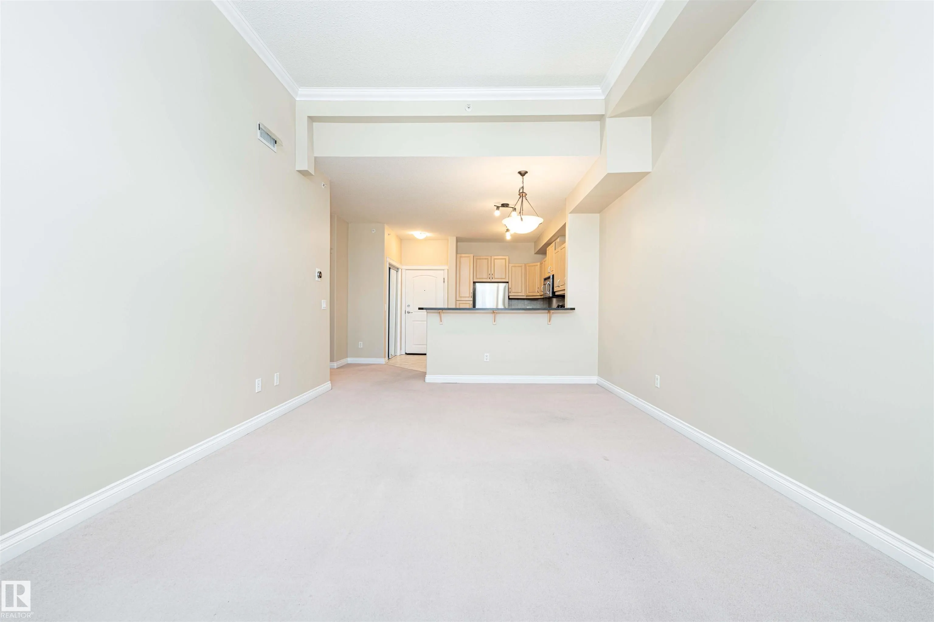12408 15 Avenue