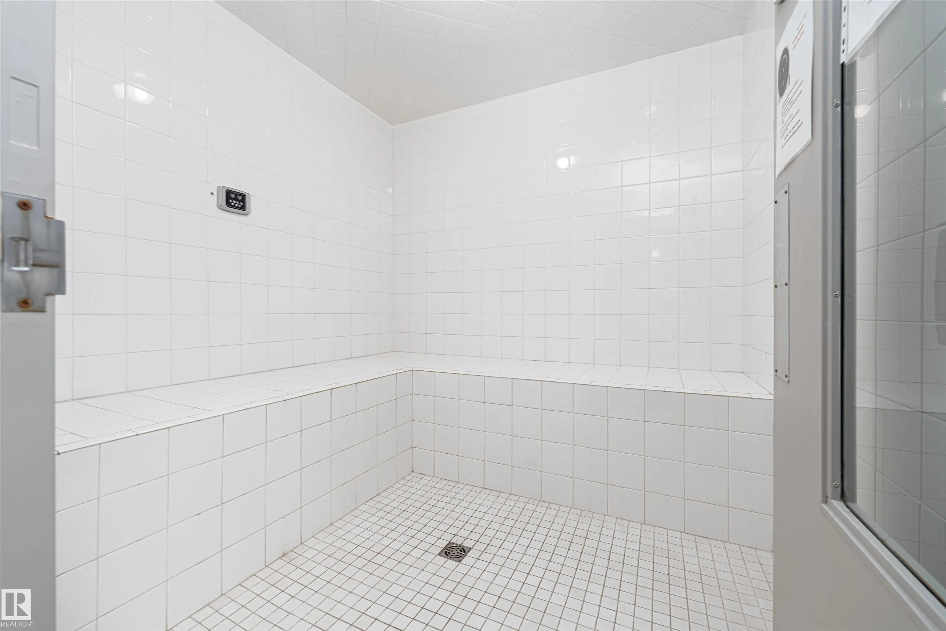 12408 15 Avenue