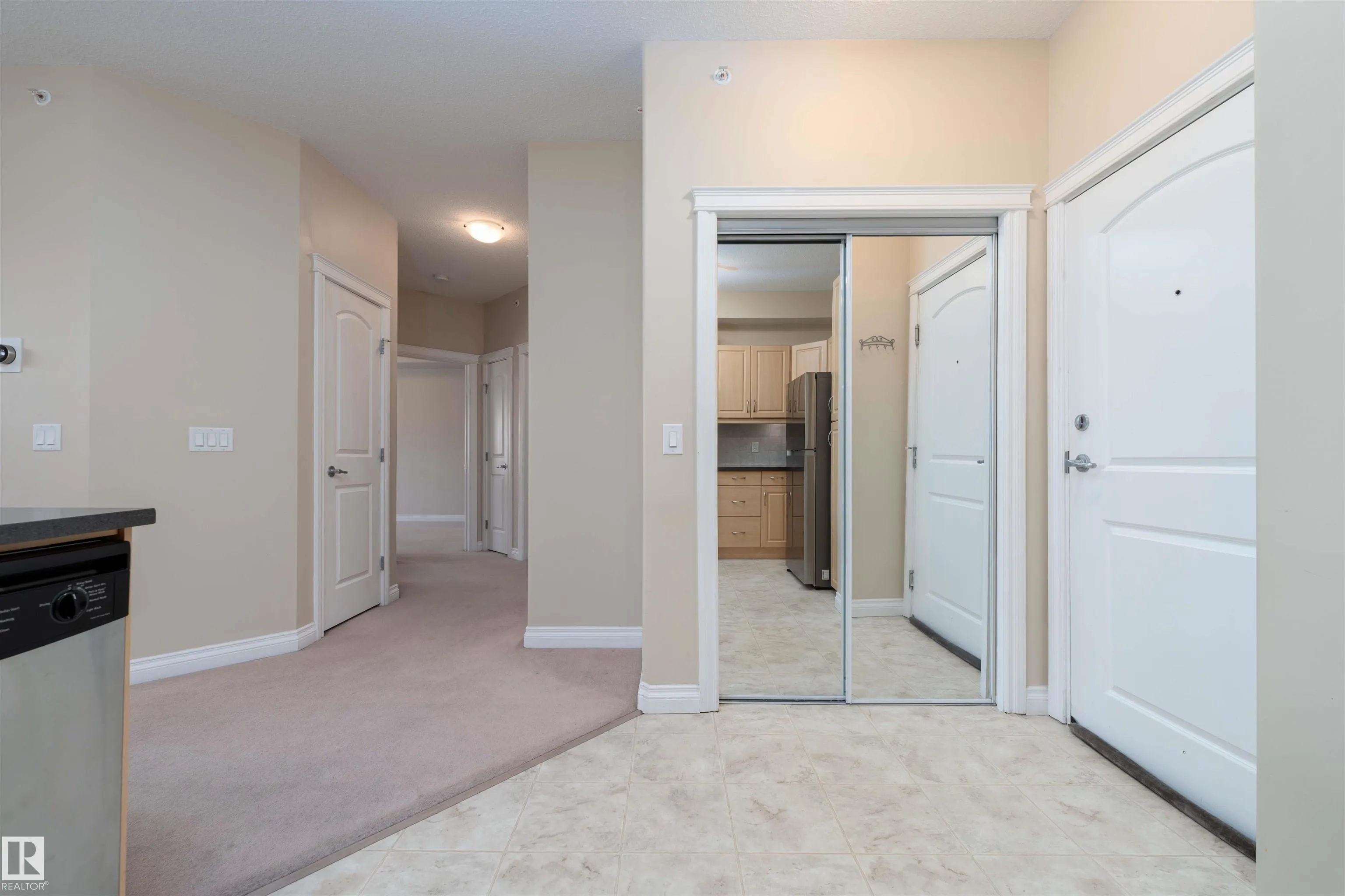 12408 15 Avenue