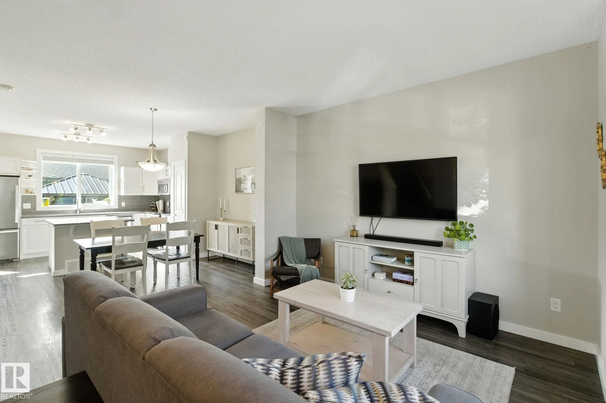 6088 ROSENTHAL Way