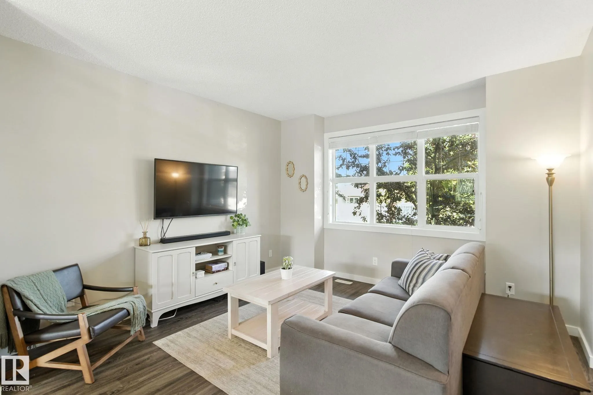 6088 ROSENTHAL Way
