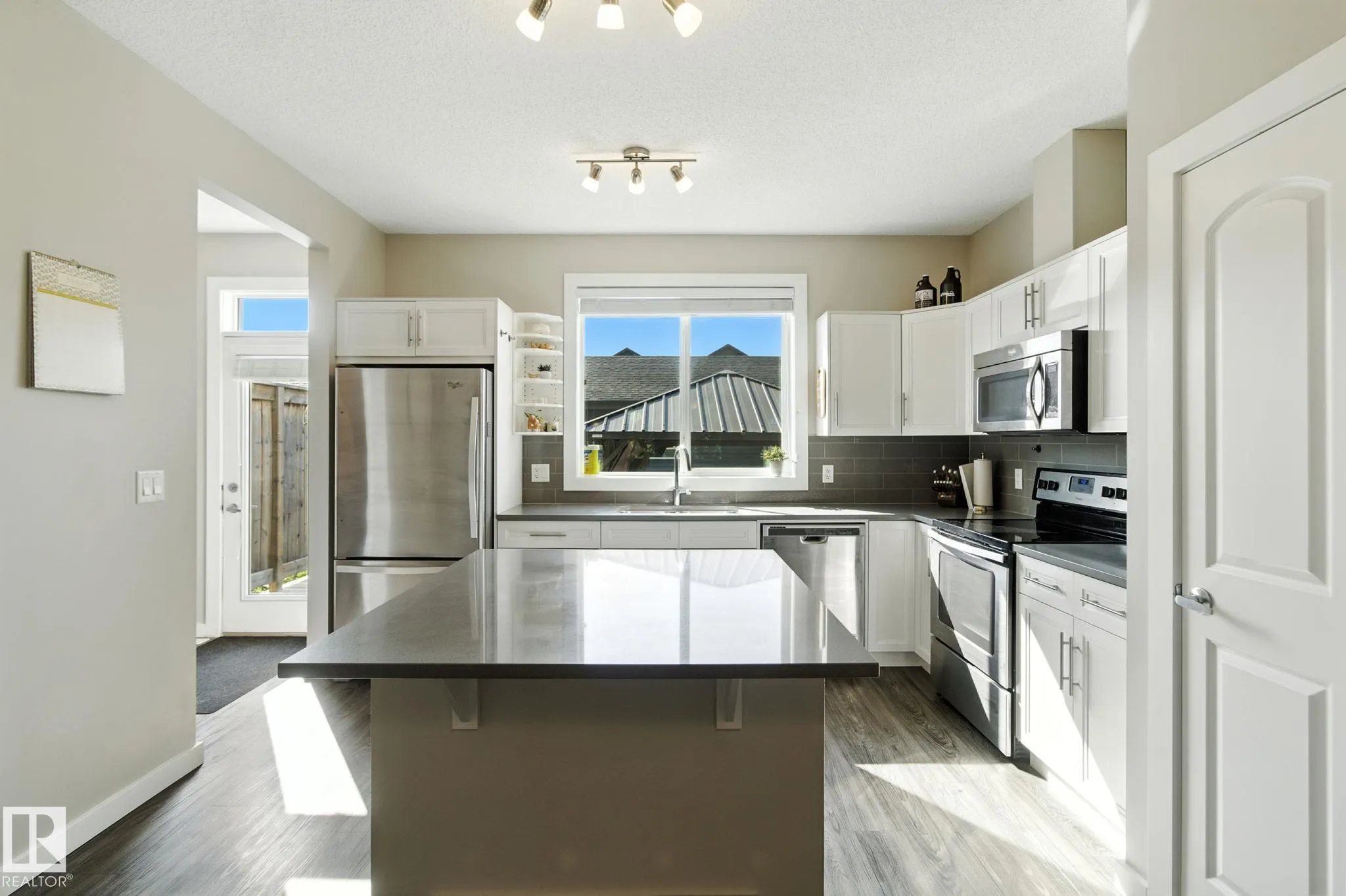 6088 ROSENTHAL Way