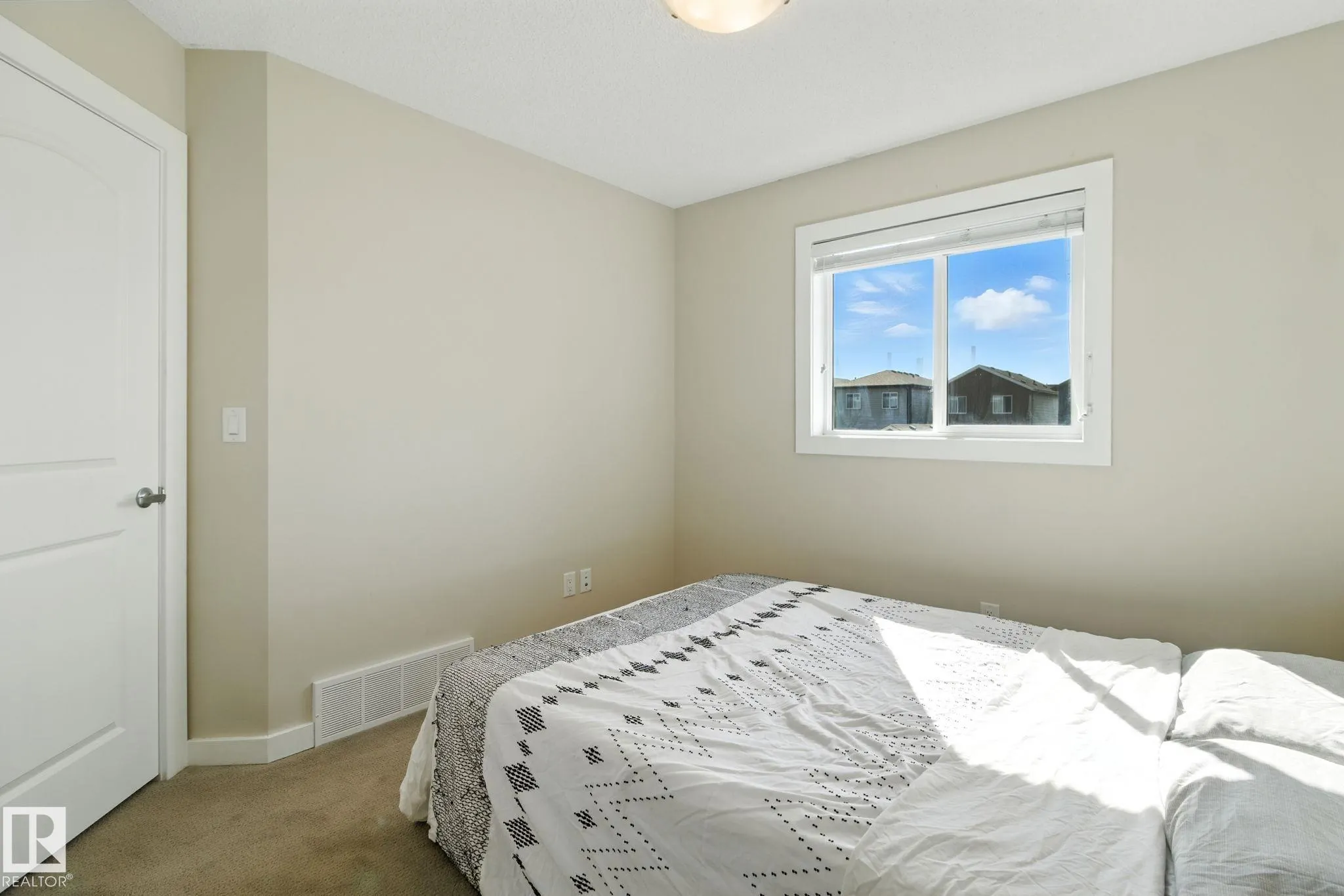 6088 ROSENTHAL Way