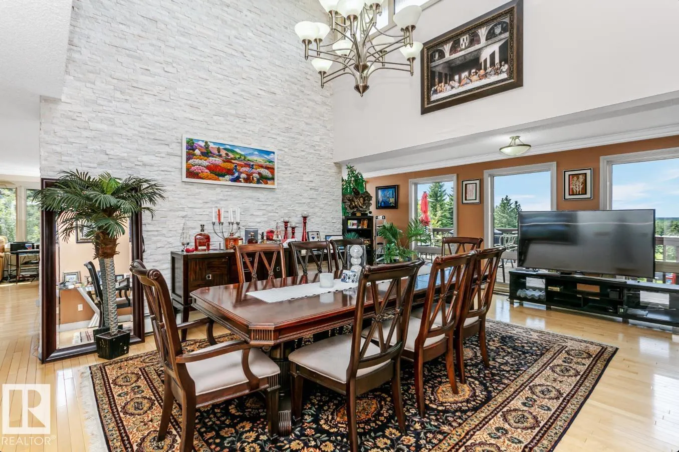 53310 RR 221 229 Hunter’s Hill