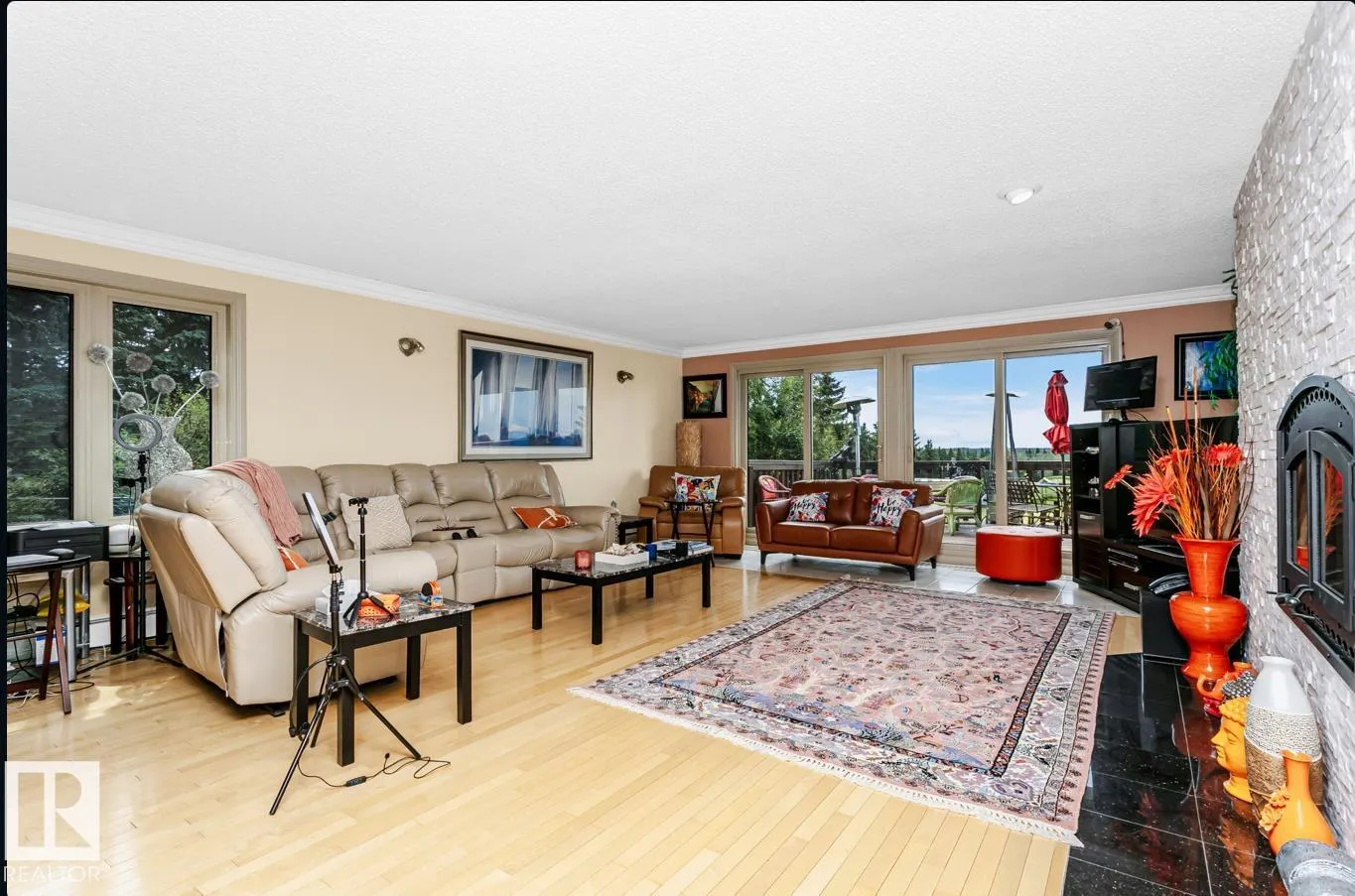 53310 RR 221 229 Hunter’s Hill