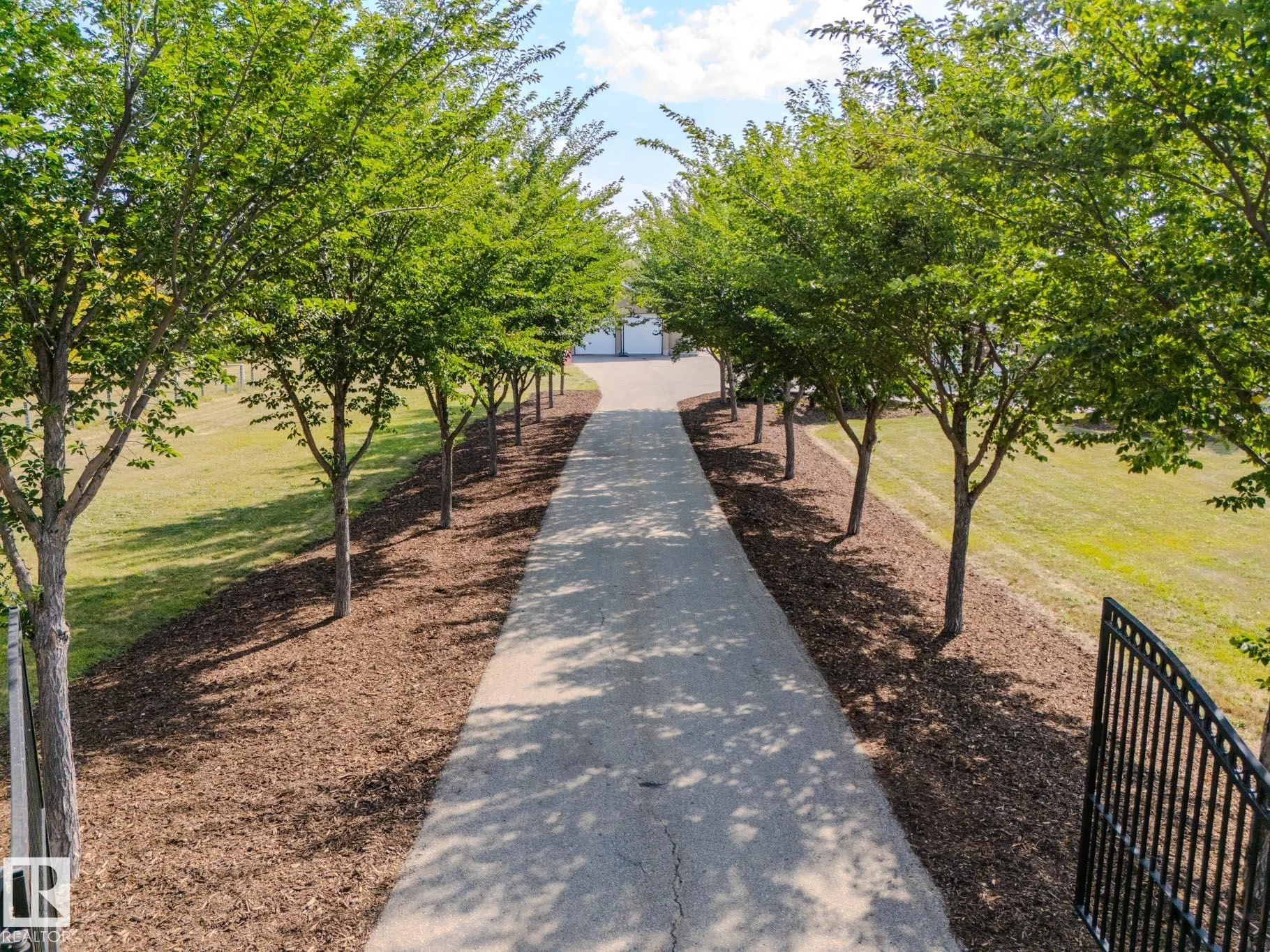 26109B MEADOWVIEW Drive