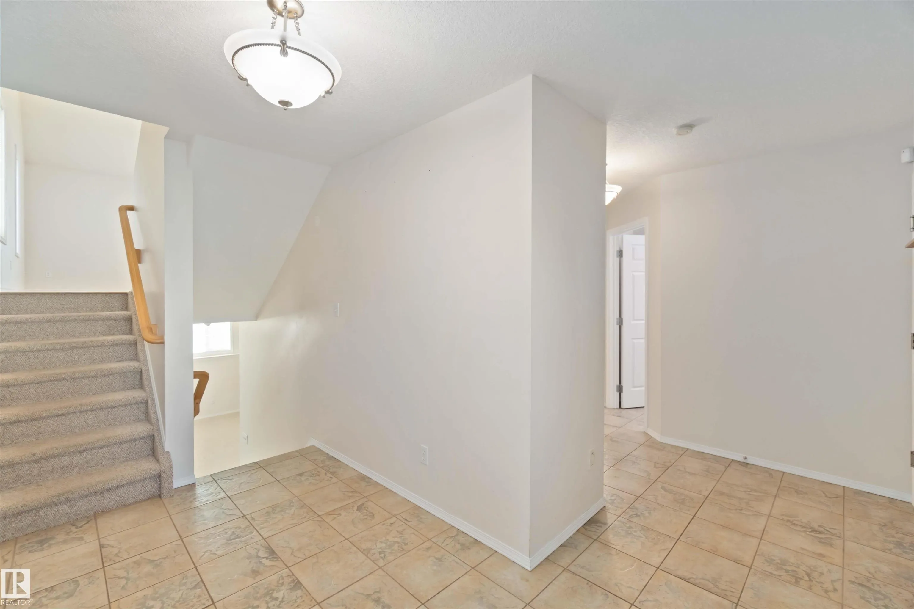 8315 172 Ave NW