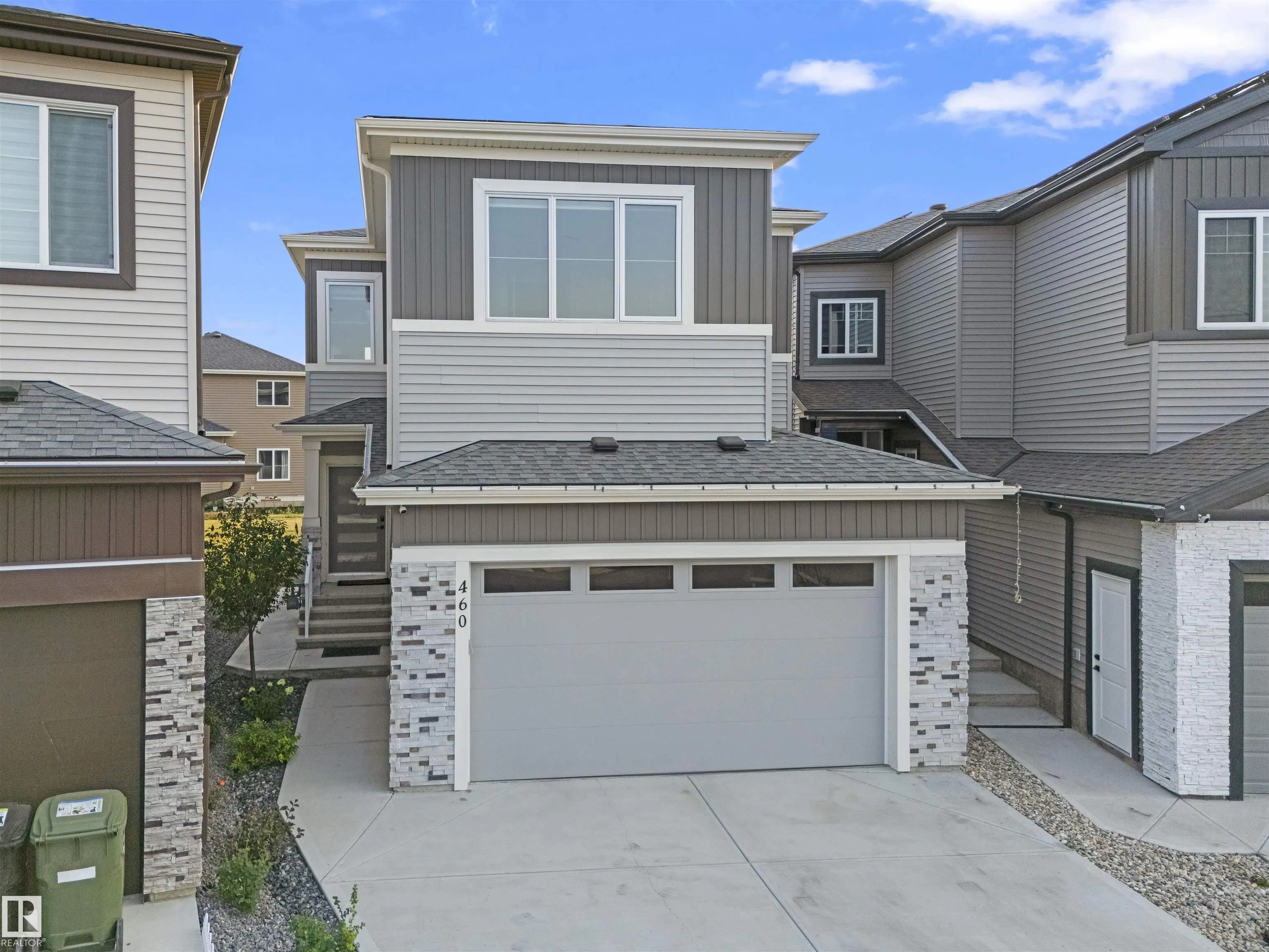 460 ROBERTS Crescent