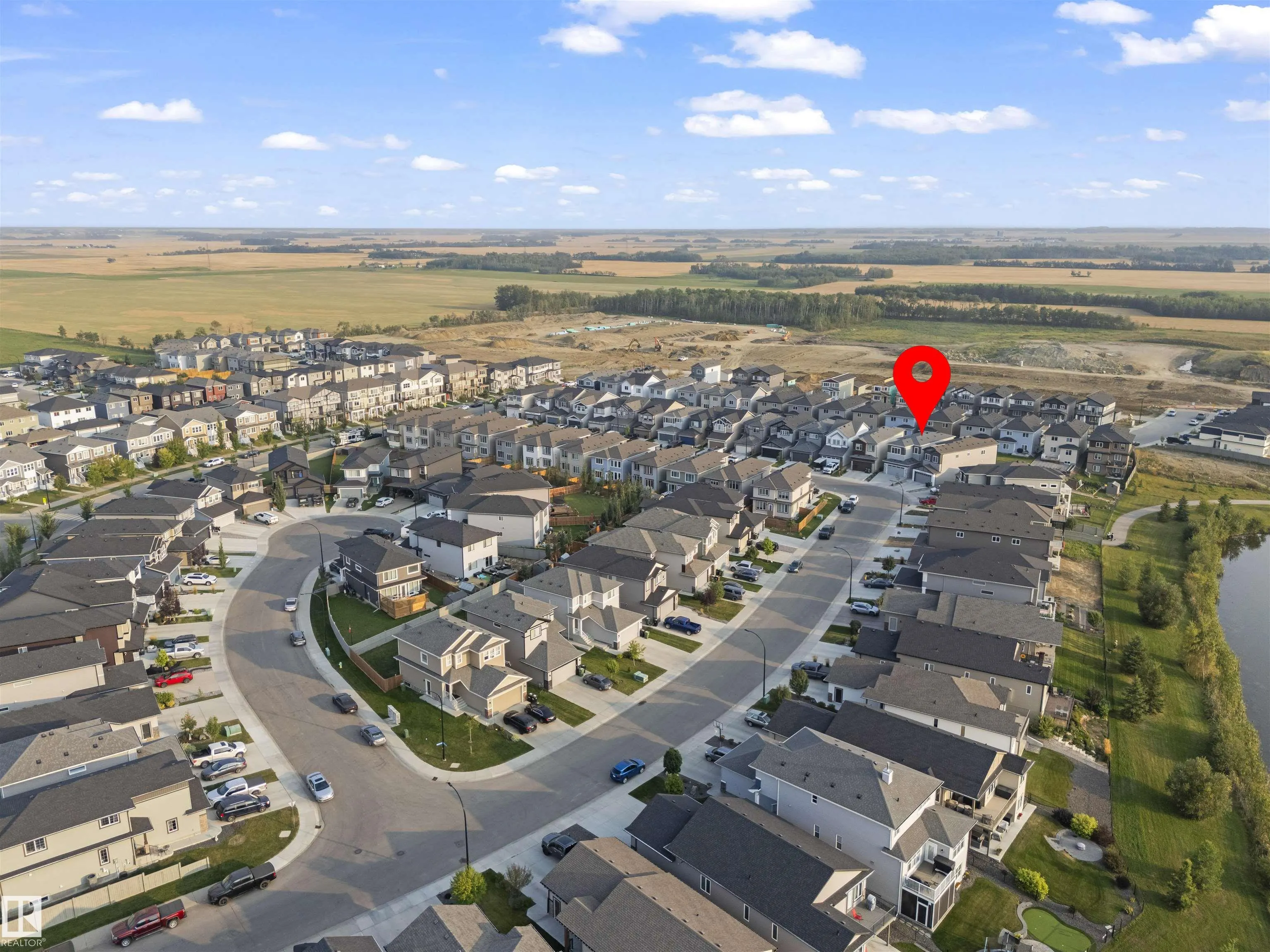 460 ROBERTS Crescent