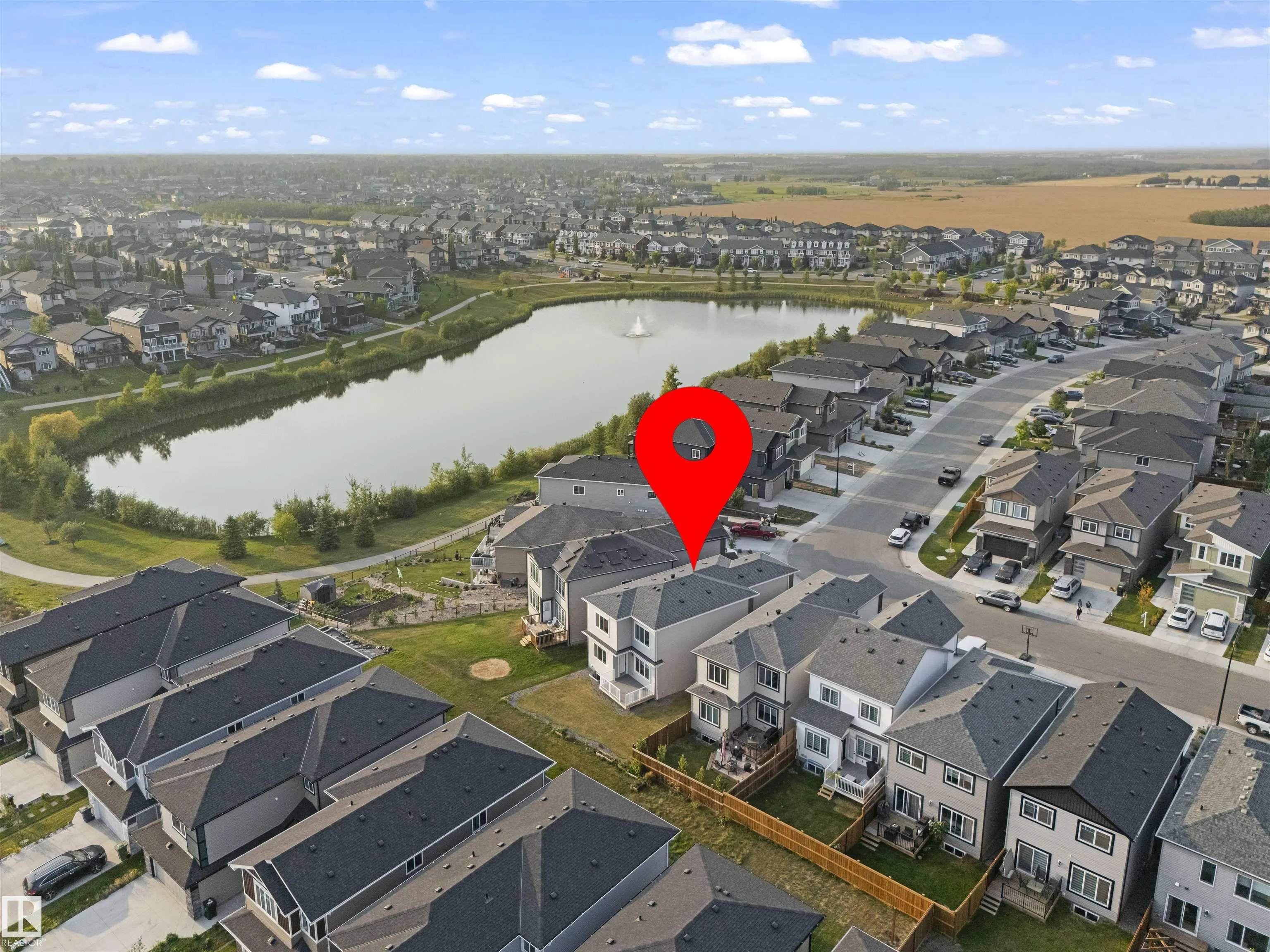 460 ROBERTS Crescent