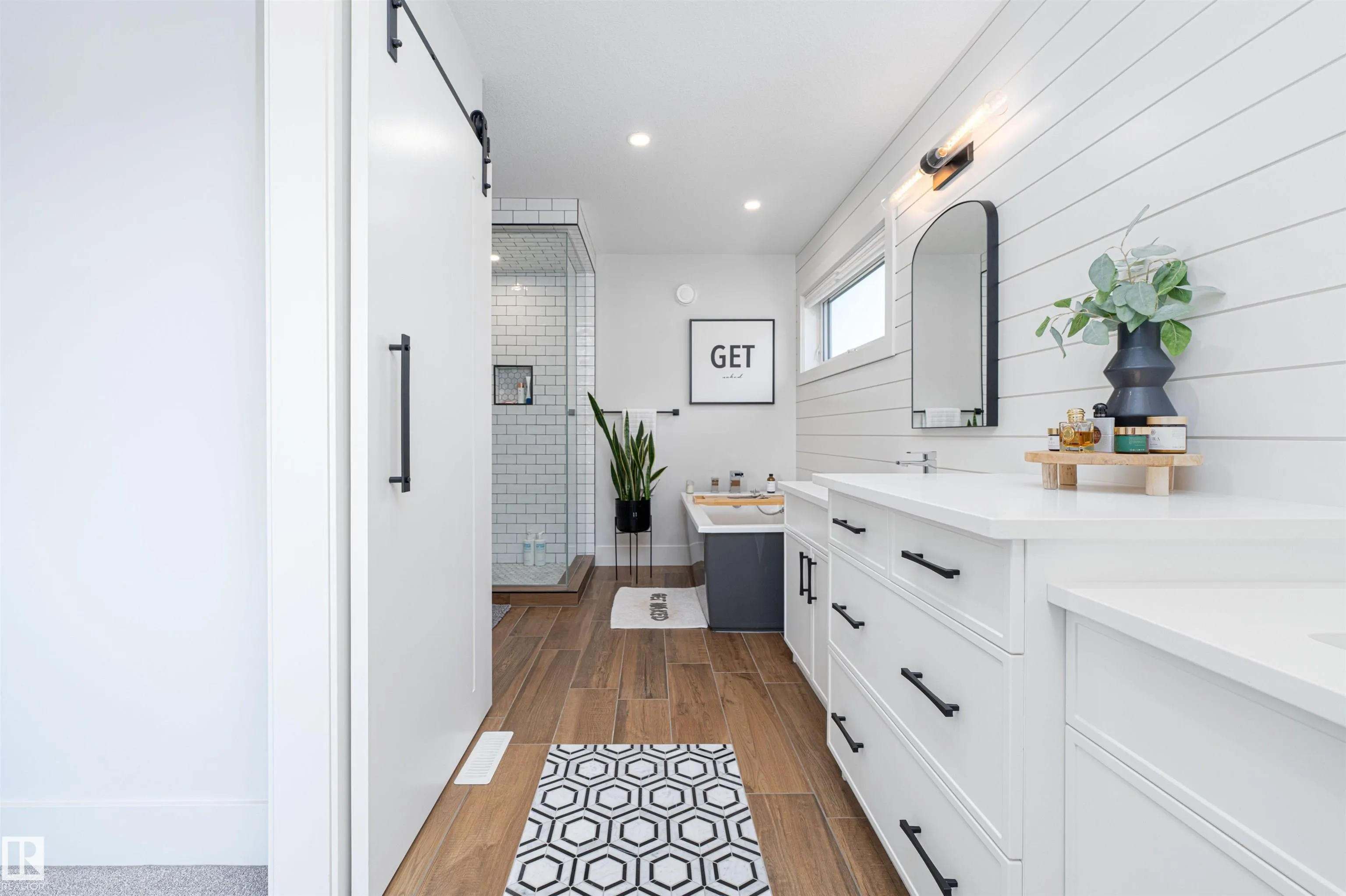 52 ROBERGE Close