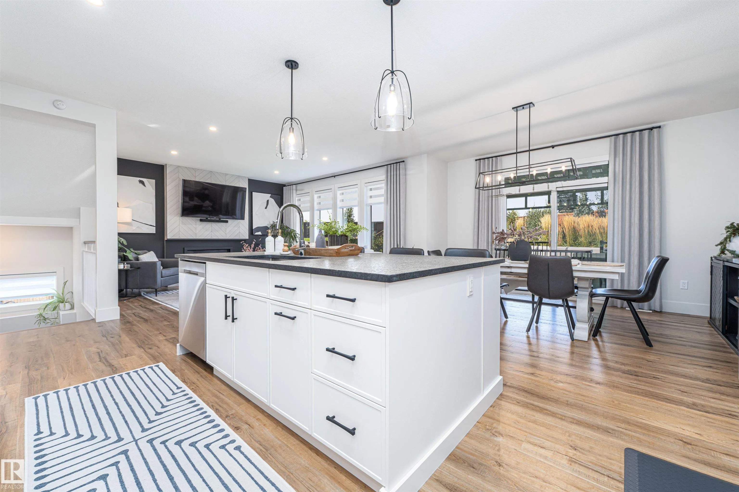 52 ROBERGE Close