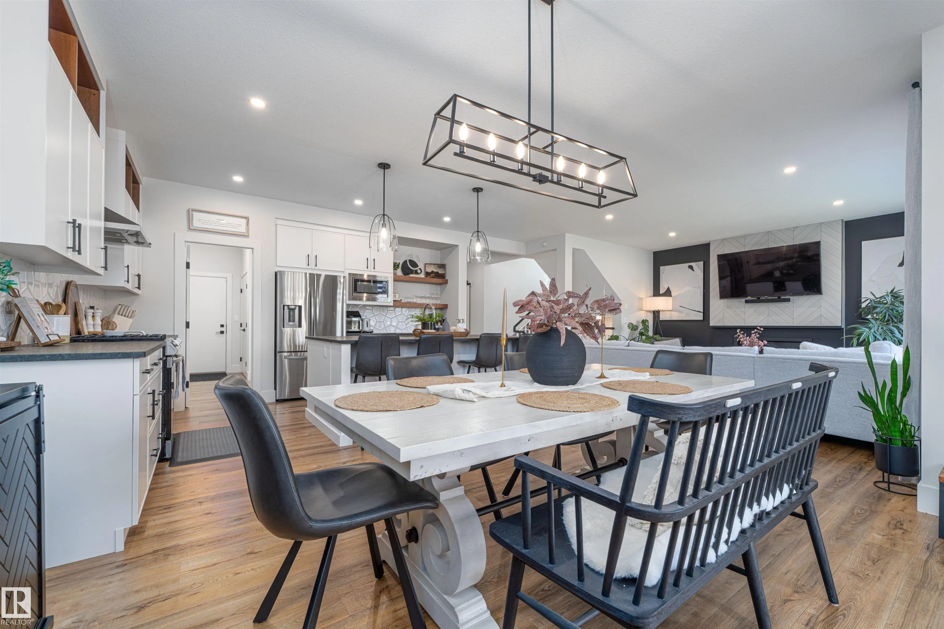 52 ROBERGE Close