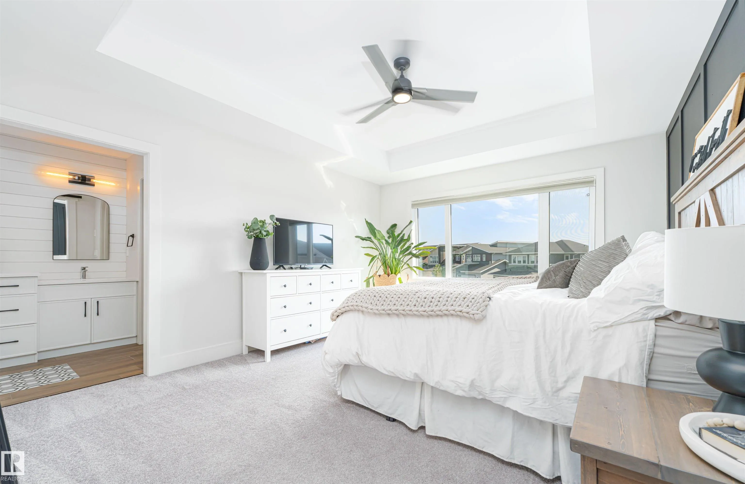 52 ROBERGE Close