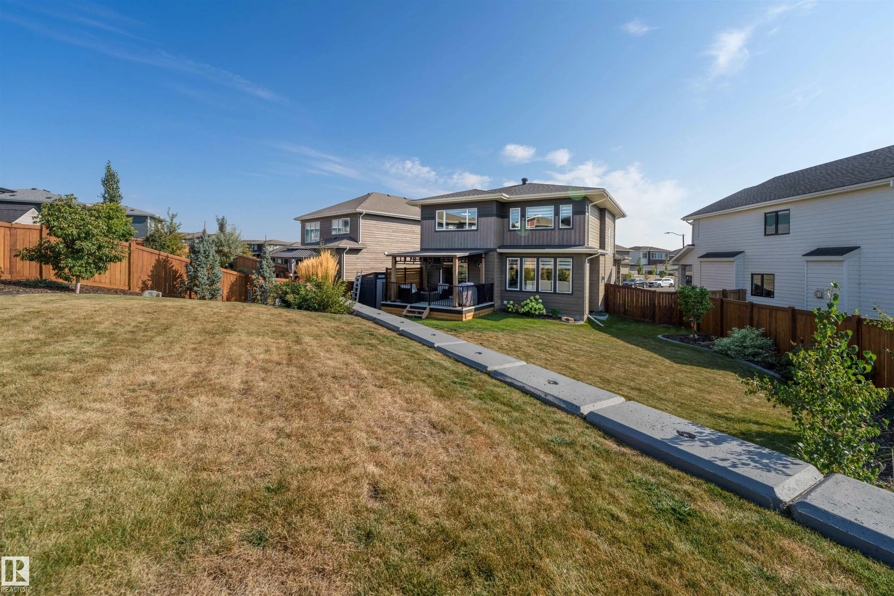 52 ROBERGE Close