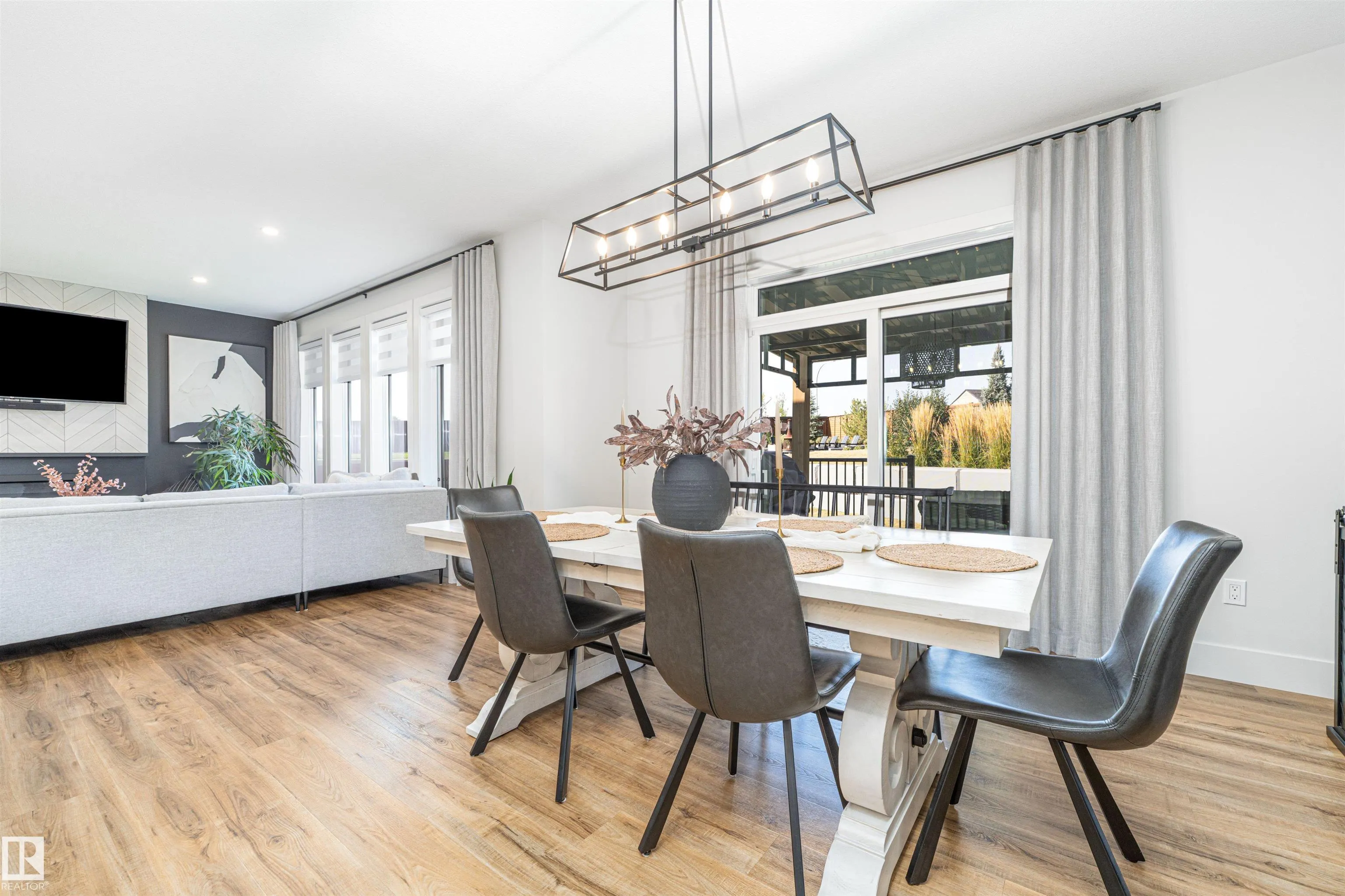 52 ROBERGE Close