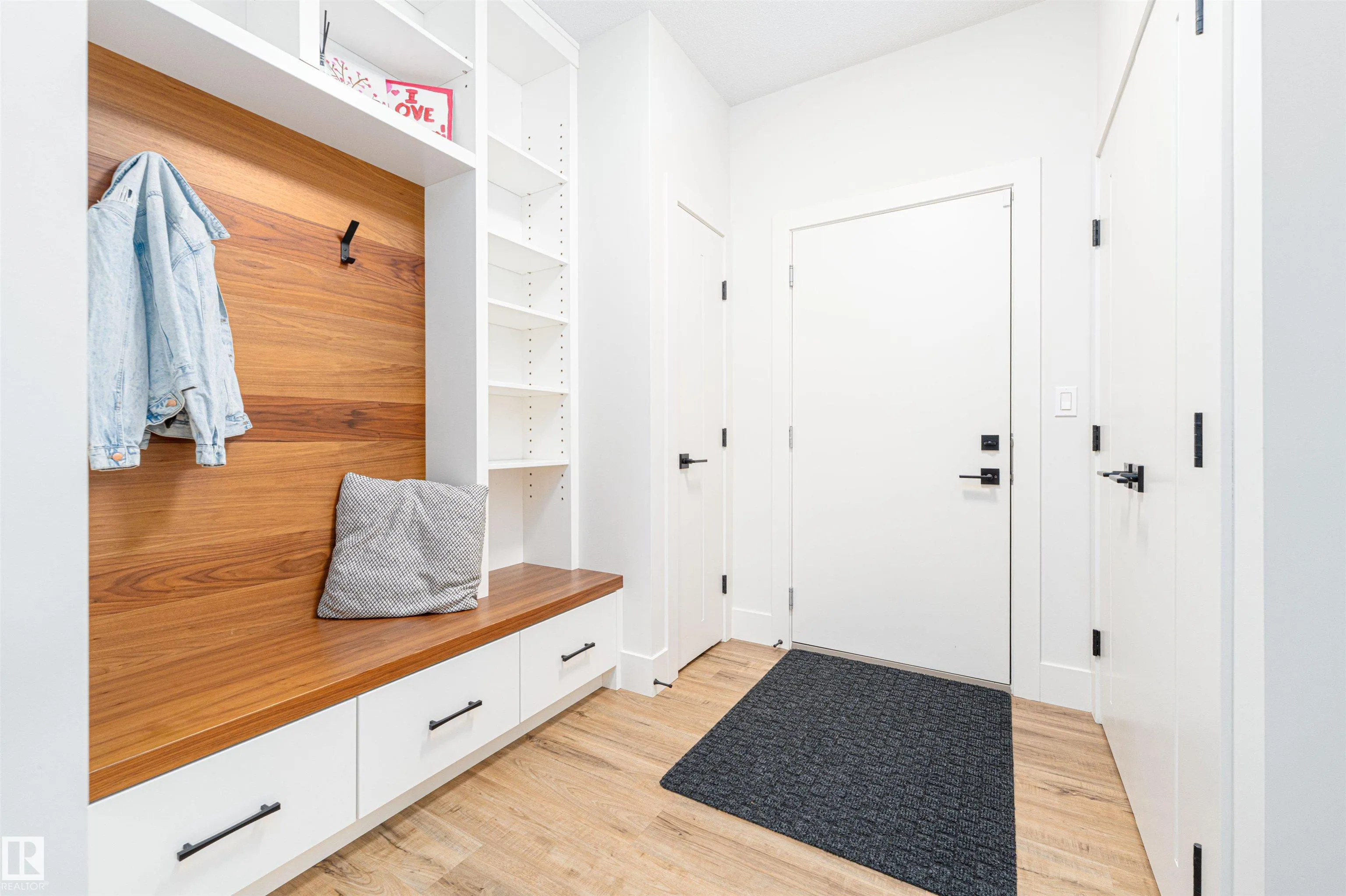 52 ROBERGE Close