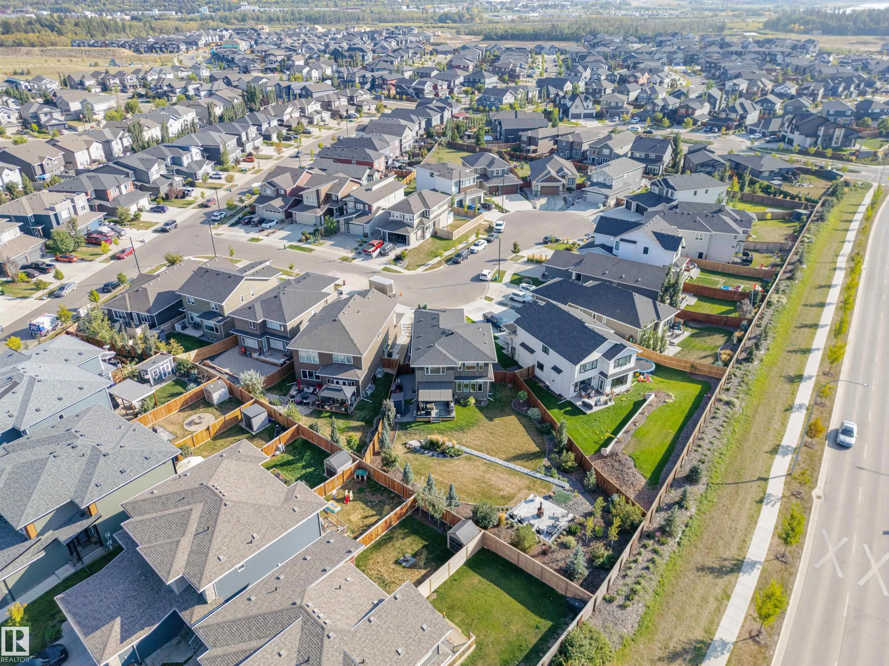 52 ROBERGE Close