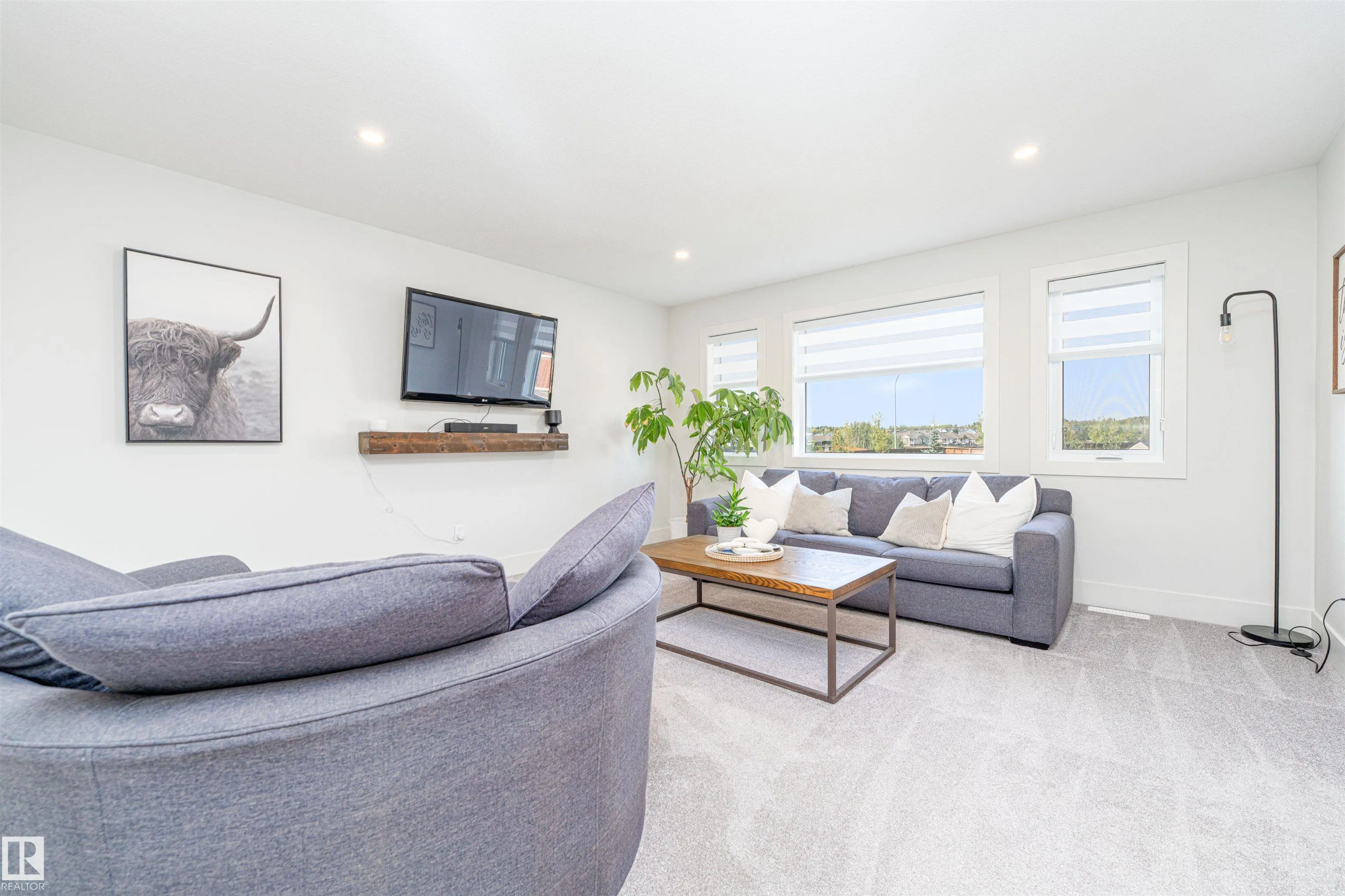 52 ROBERGE Close
