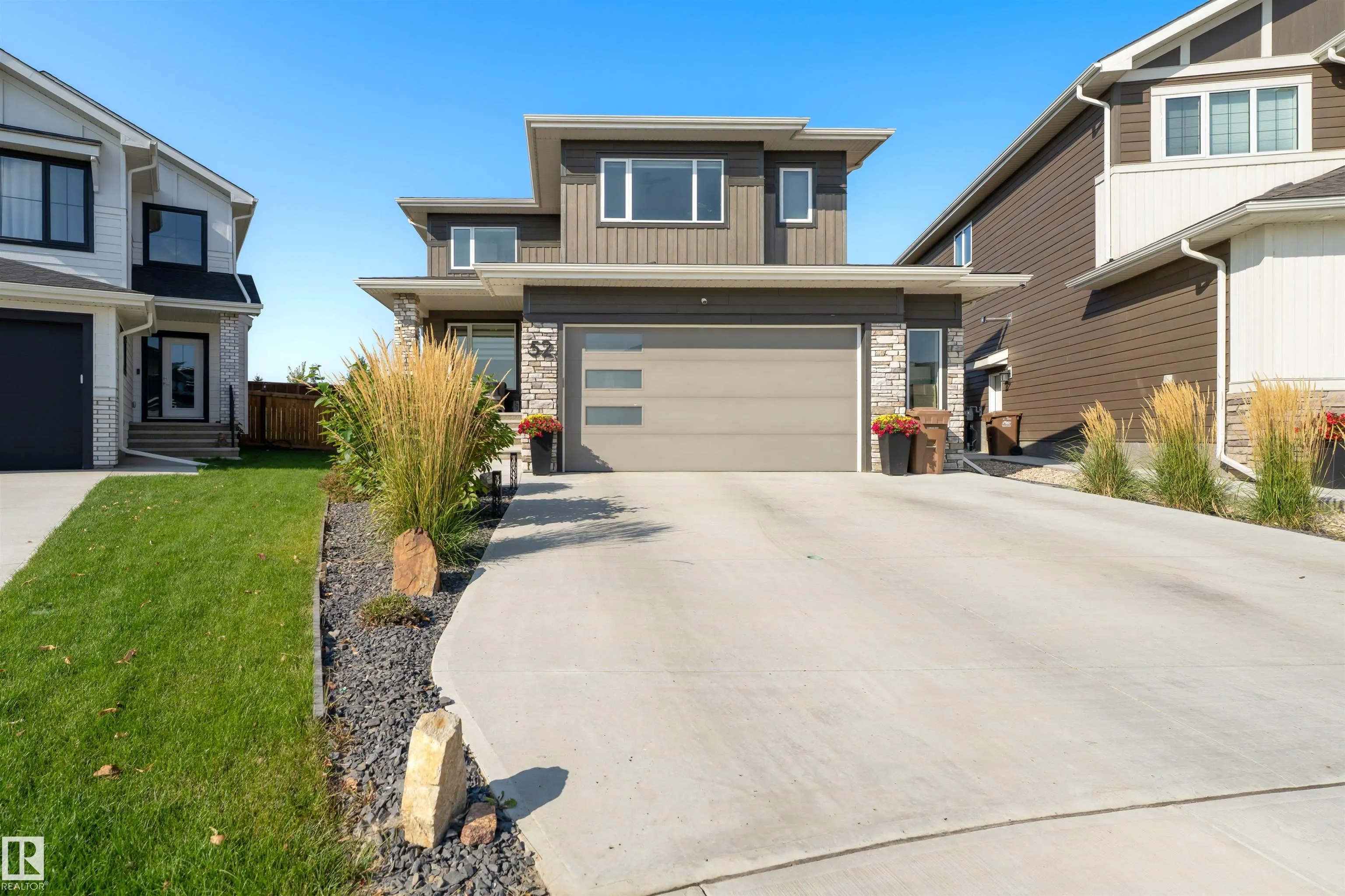 52 ROBERGE Close