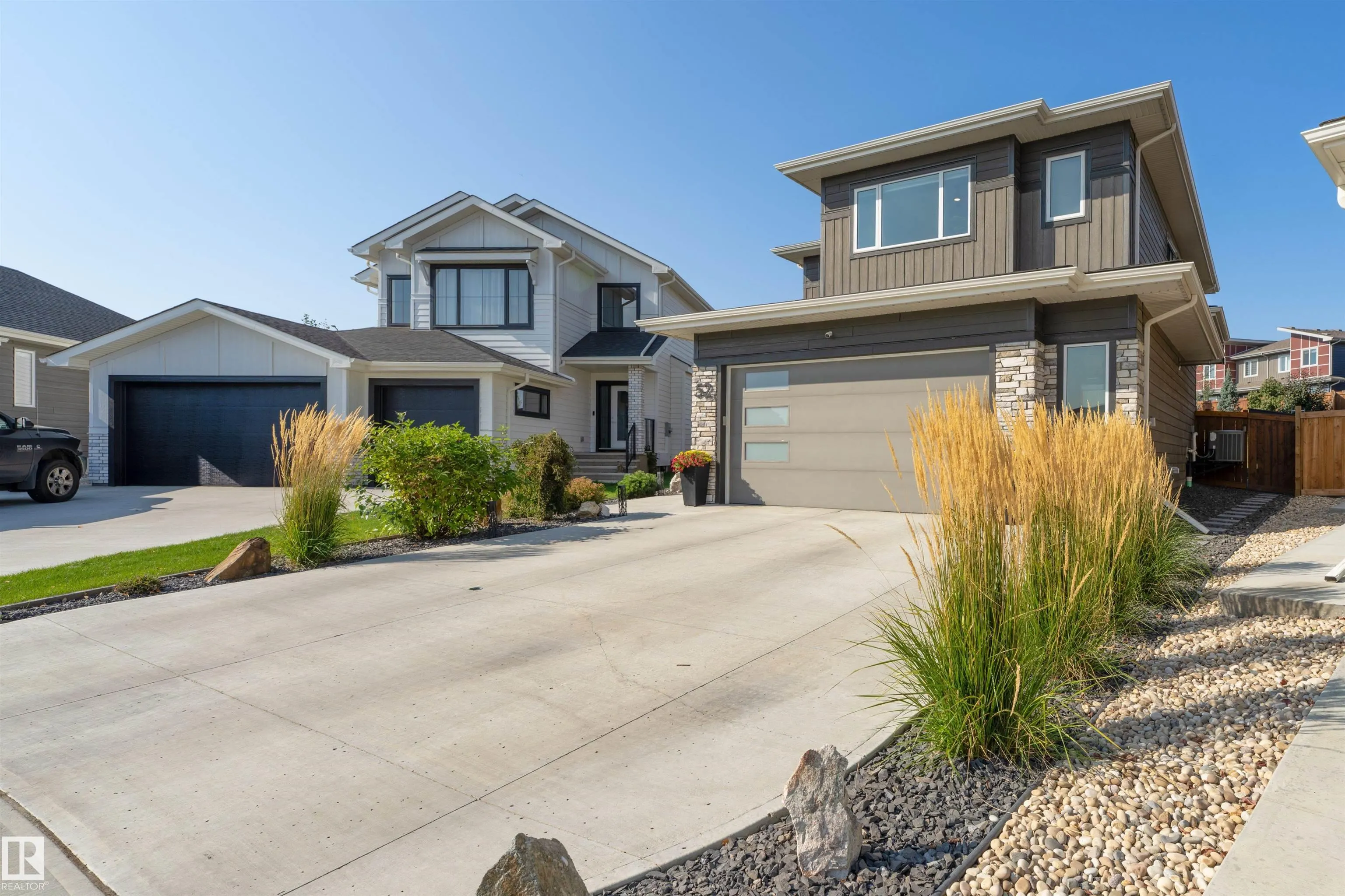 52 ROBERGE Close