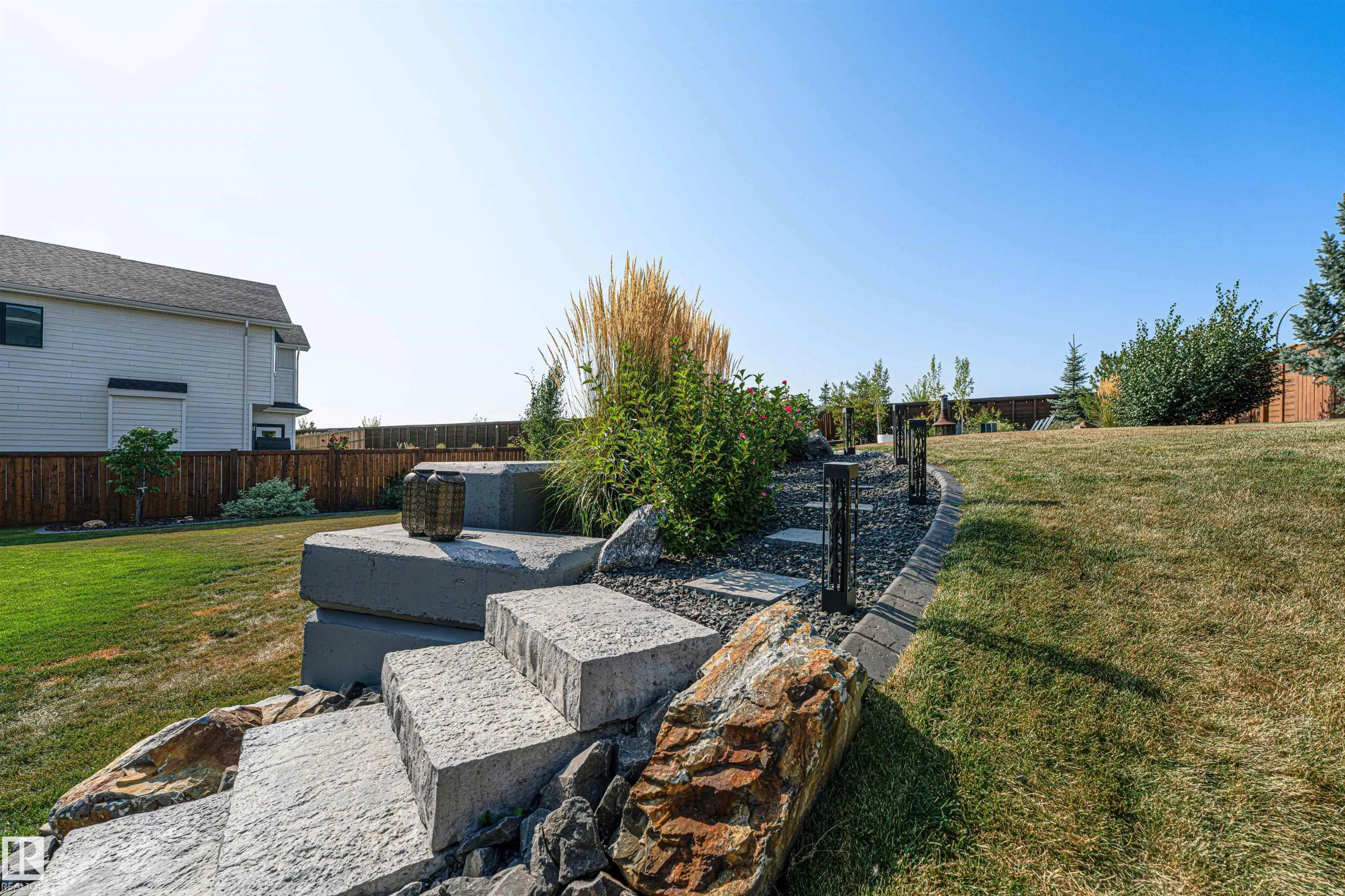 52 ROBERGE Close
