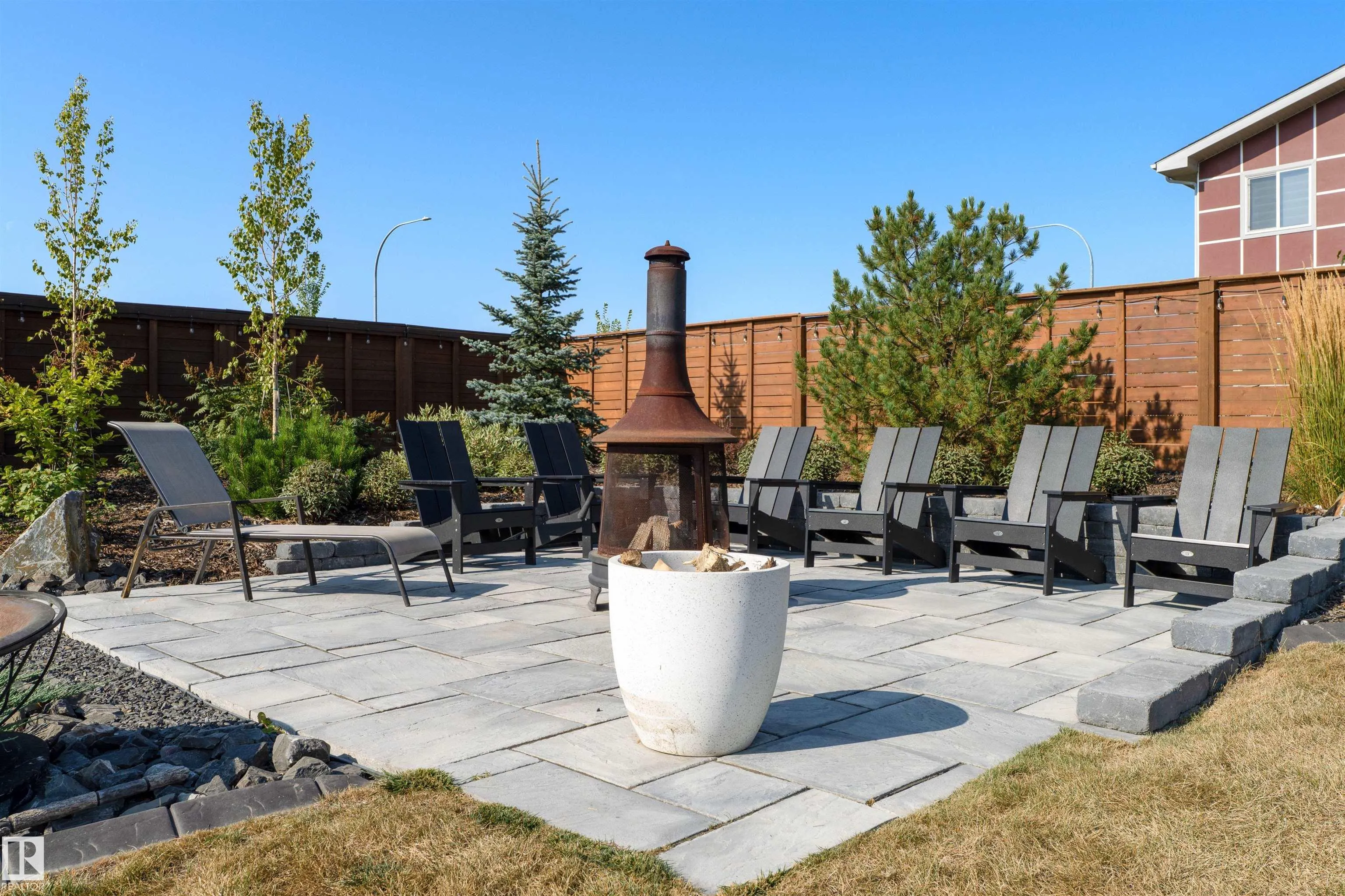 52 ROBERGE Close