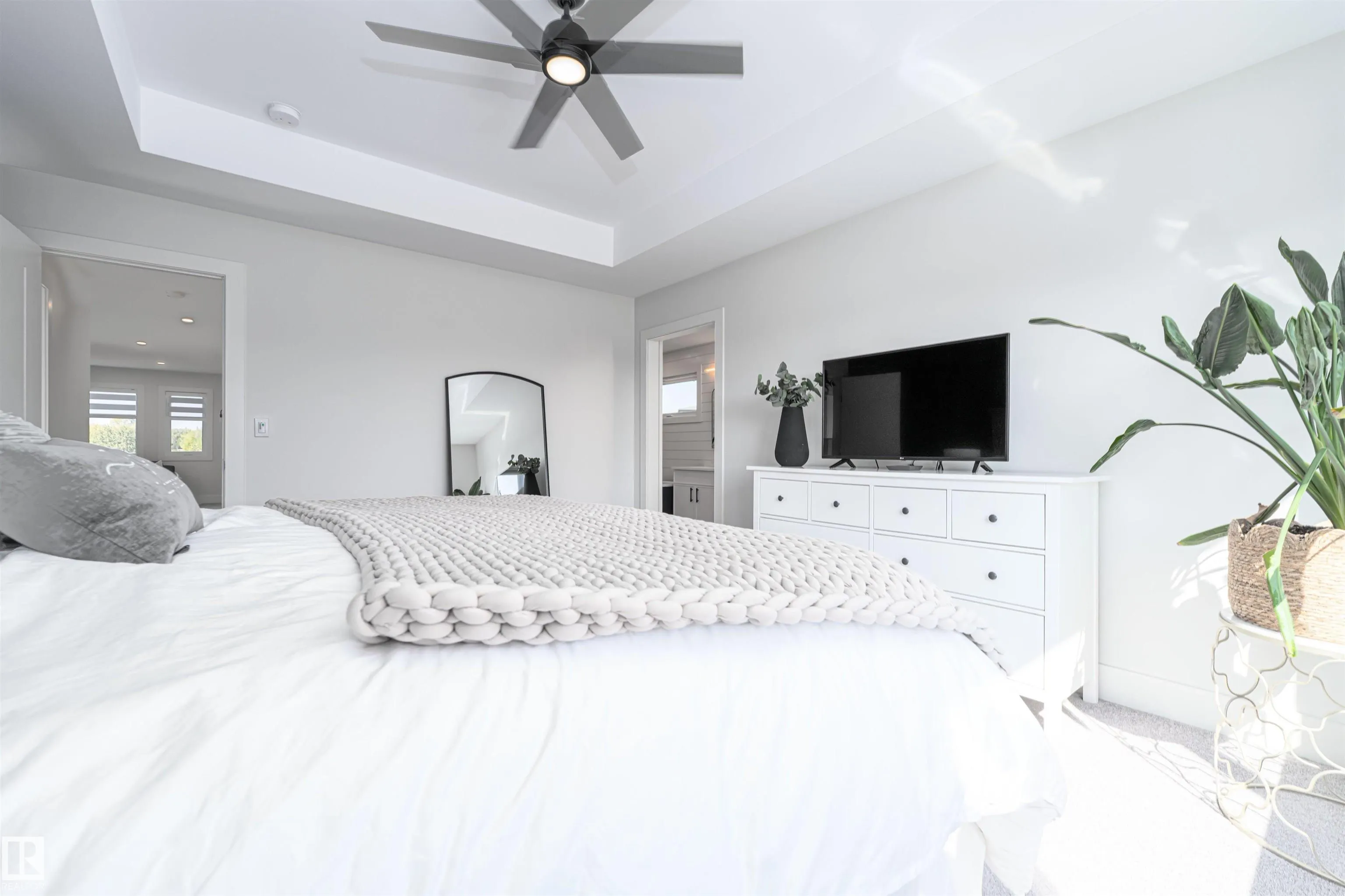 52 ROBERGE Close