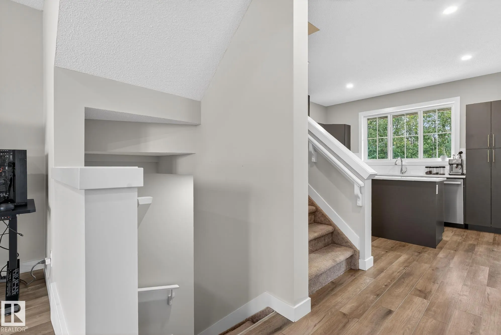 1051 GRAYDON HILL Boulevard