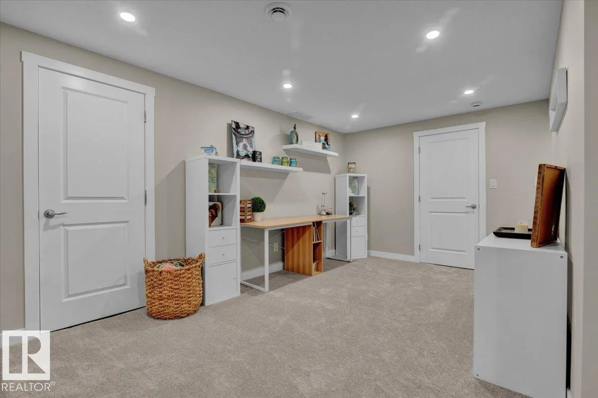 34 STARLING Drive
