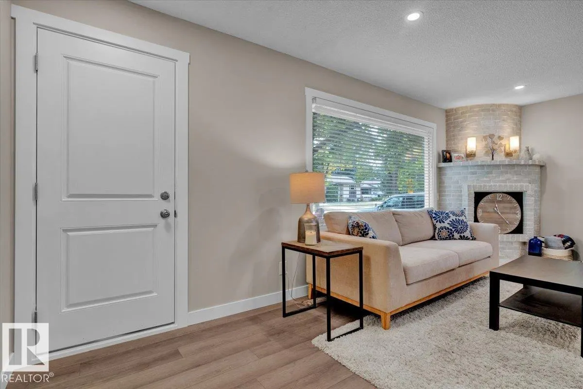 34 STARLING Drive