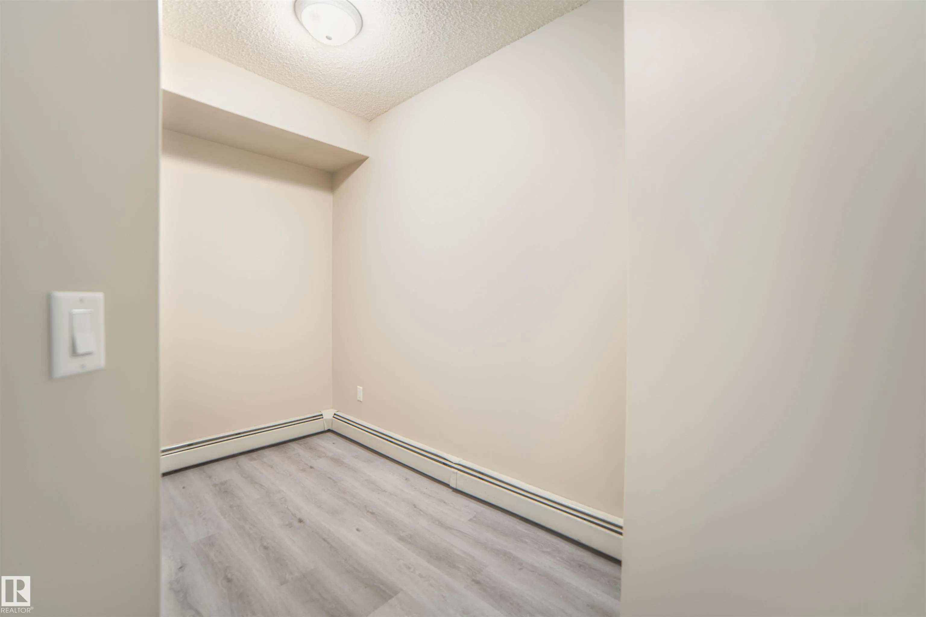 16807 100 Avenue