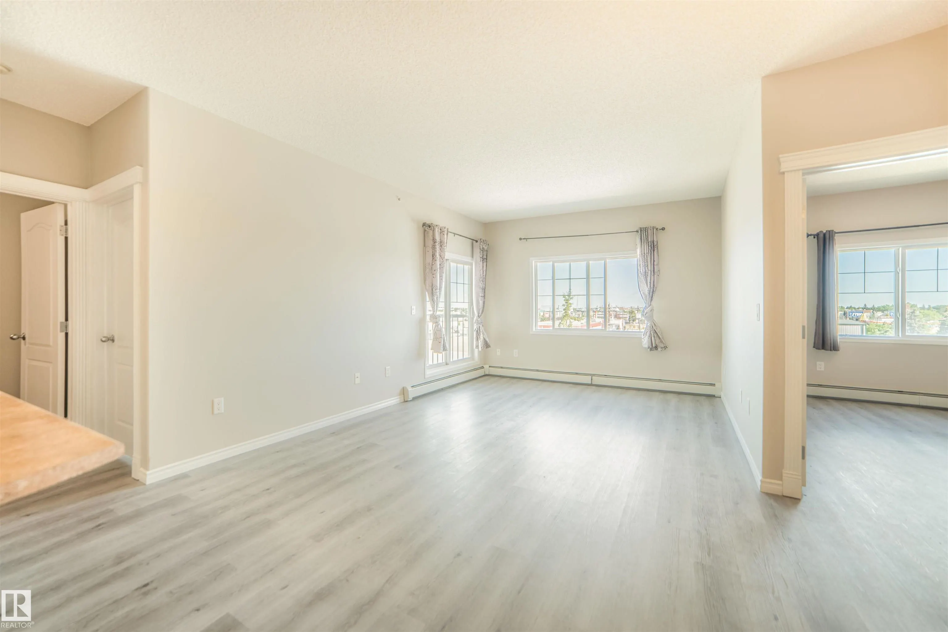 16807 100 Avenue