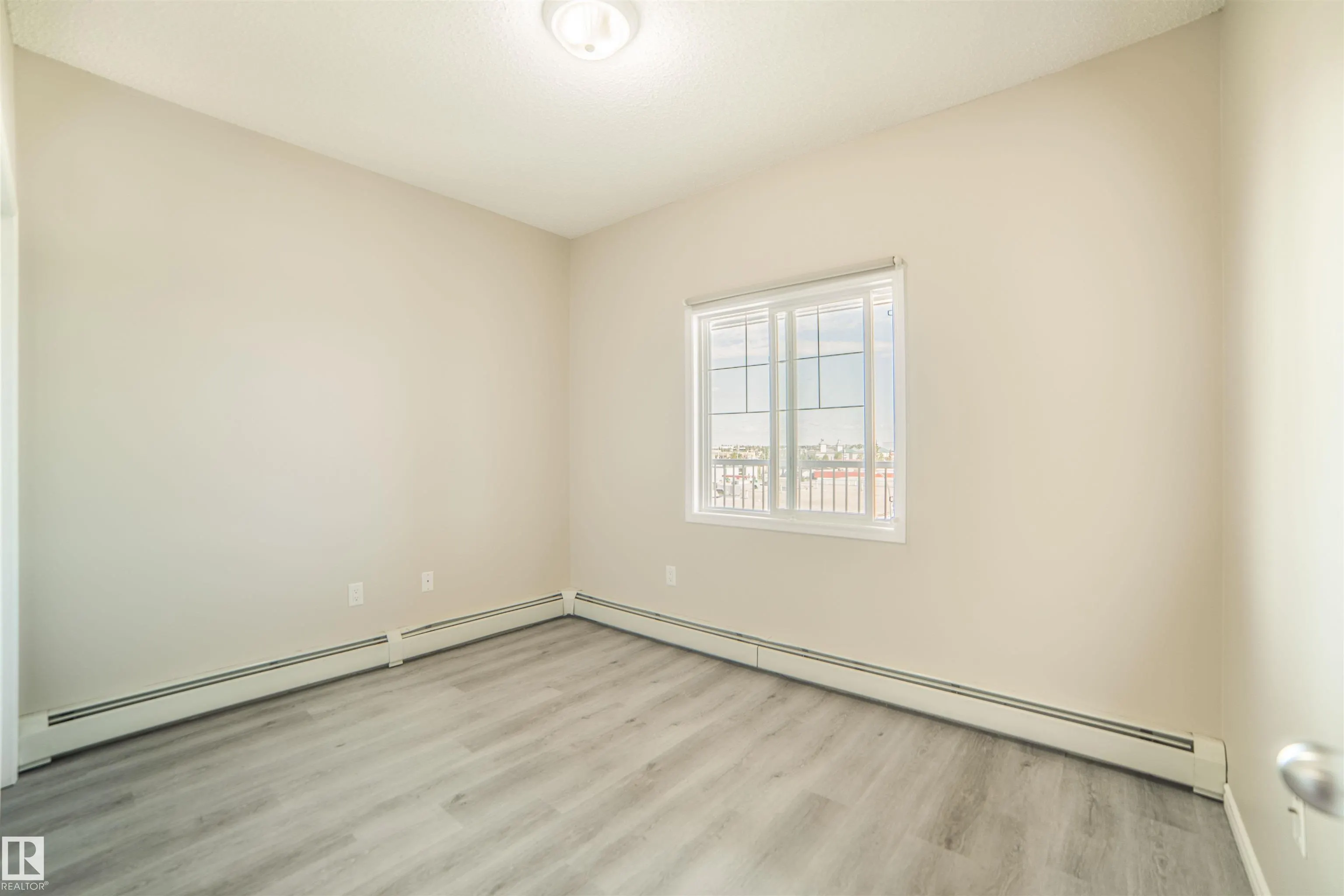 16807 100 Avenue