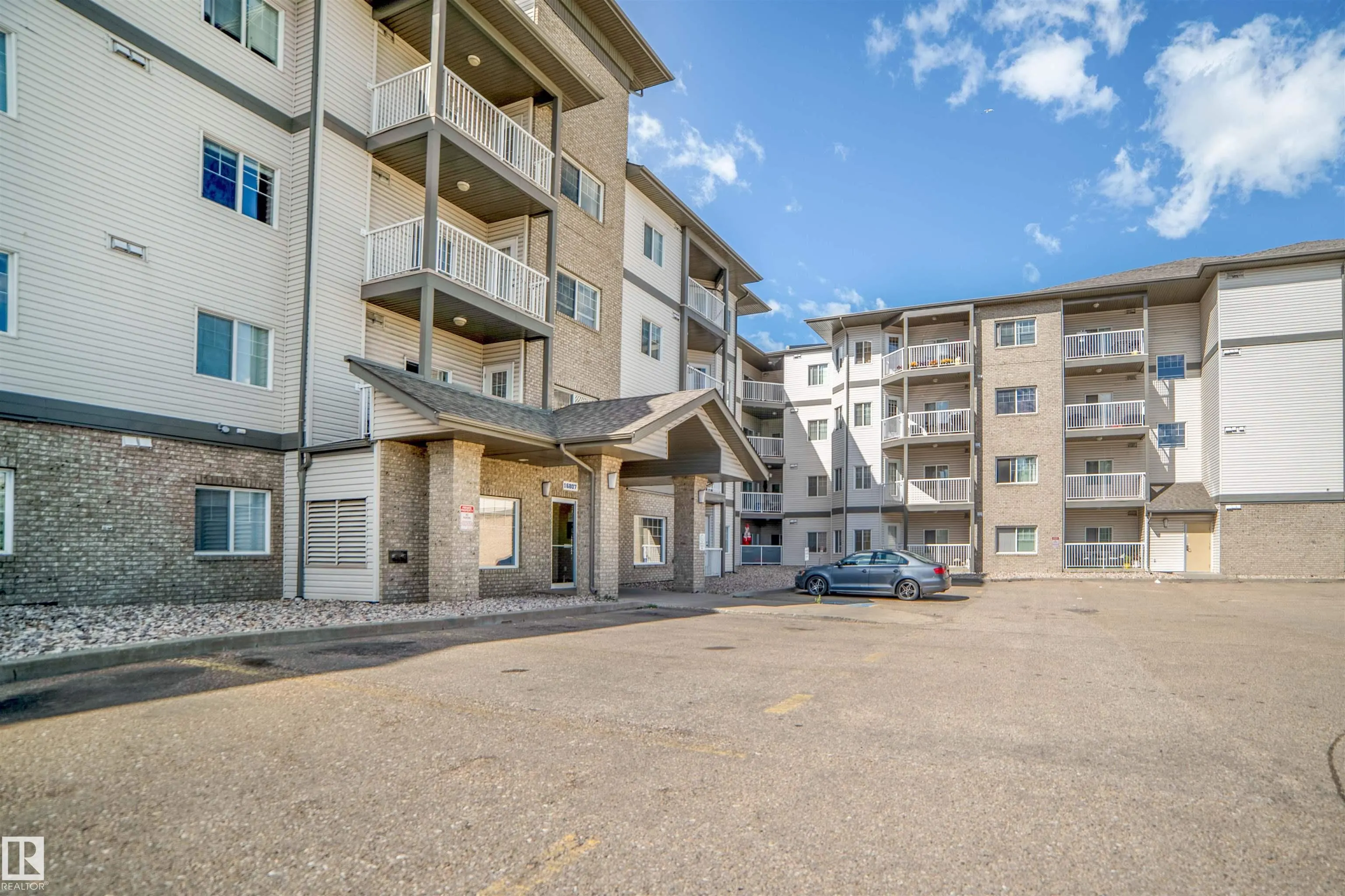 16807 100 Avenue