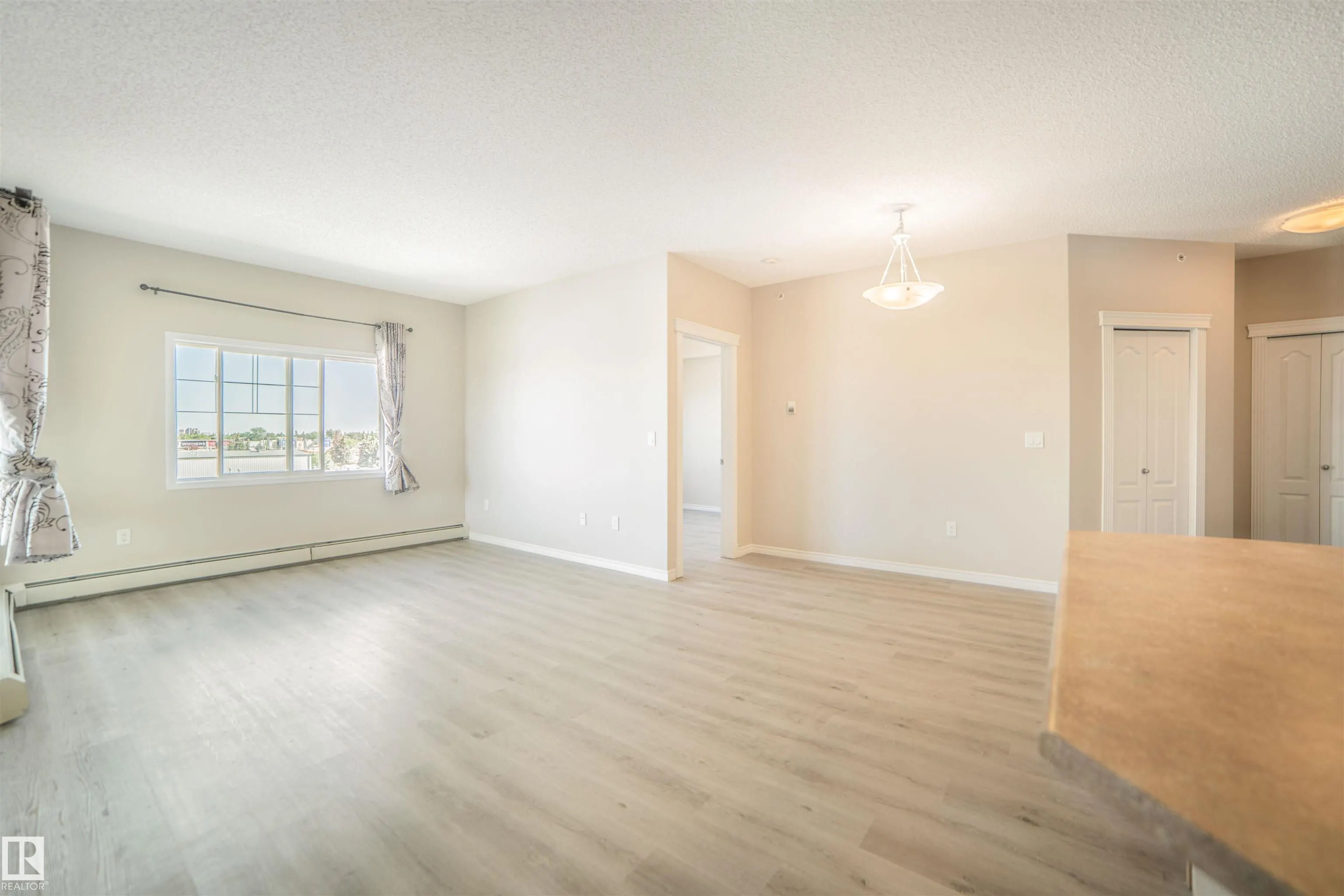 16807 100 Avenue