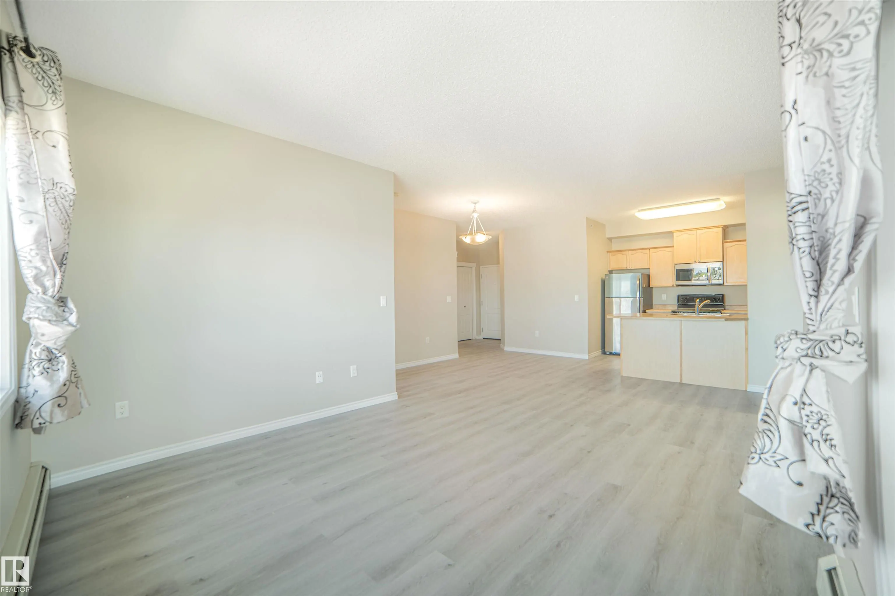 16807 100 Avenue