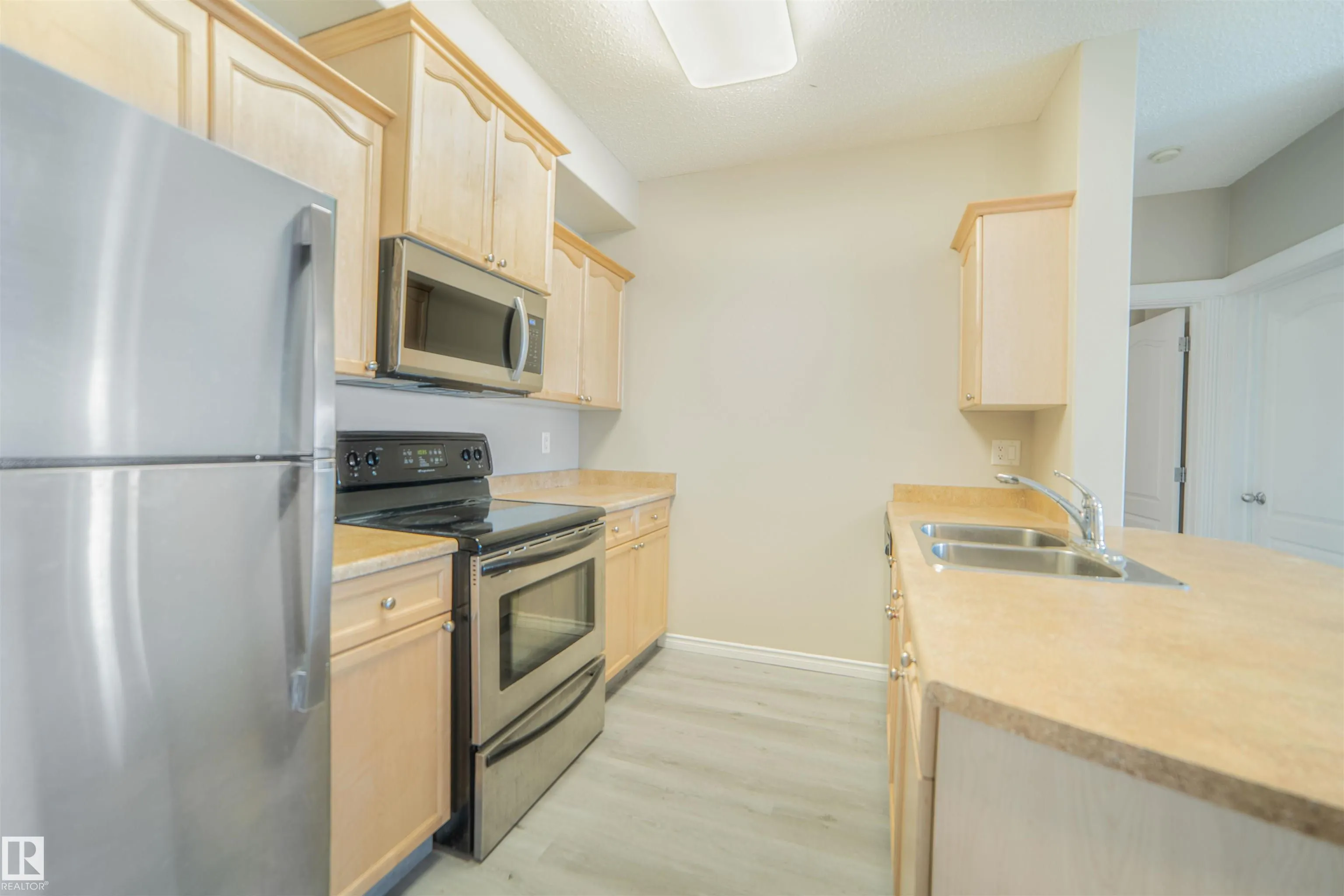 16807 100 Avenue
