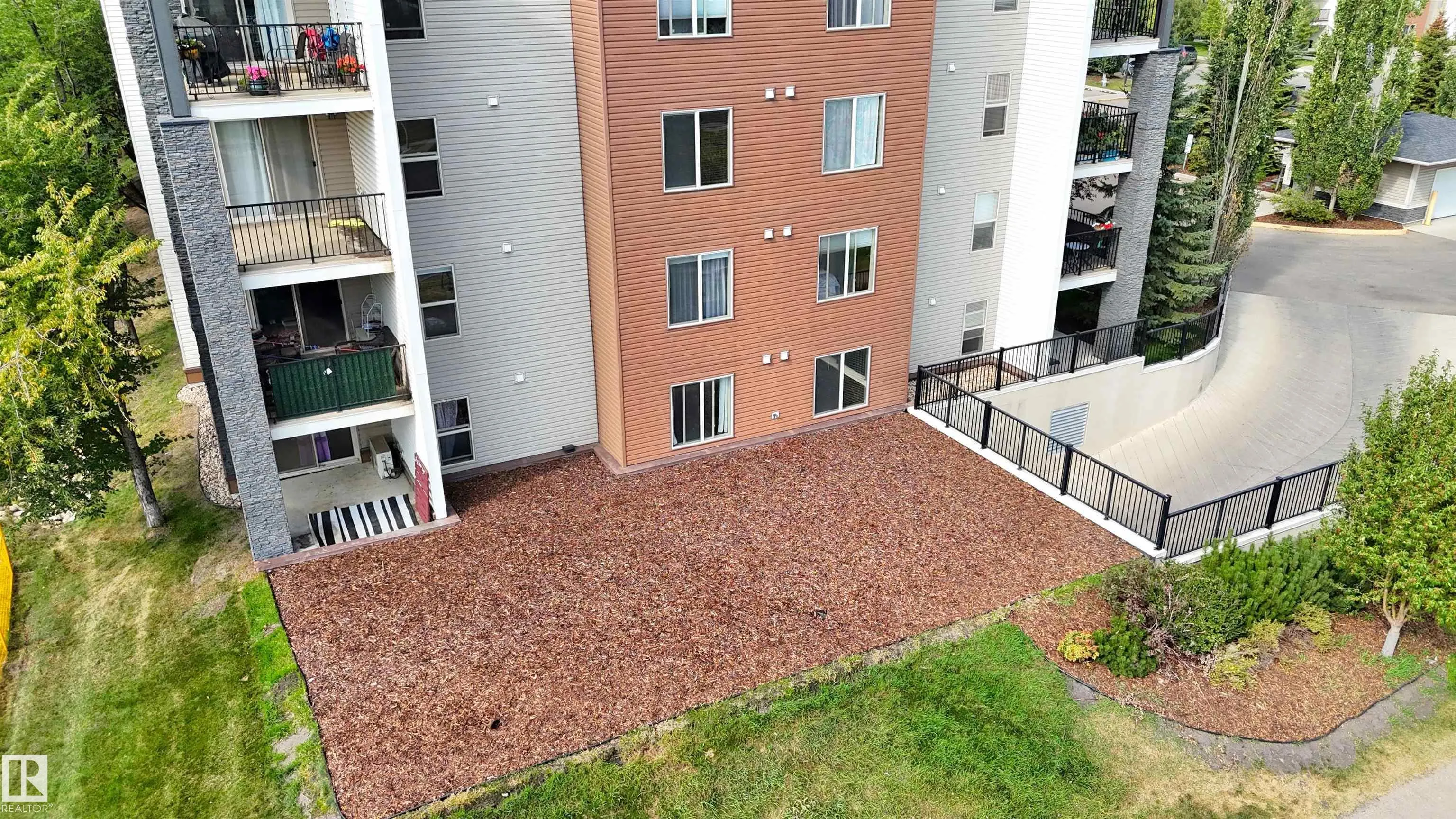 11803 22 Avenue