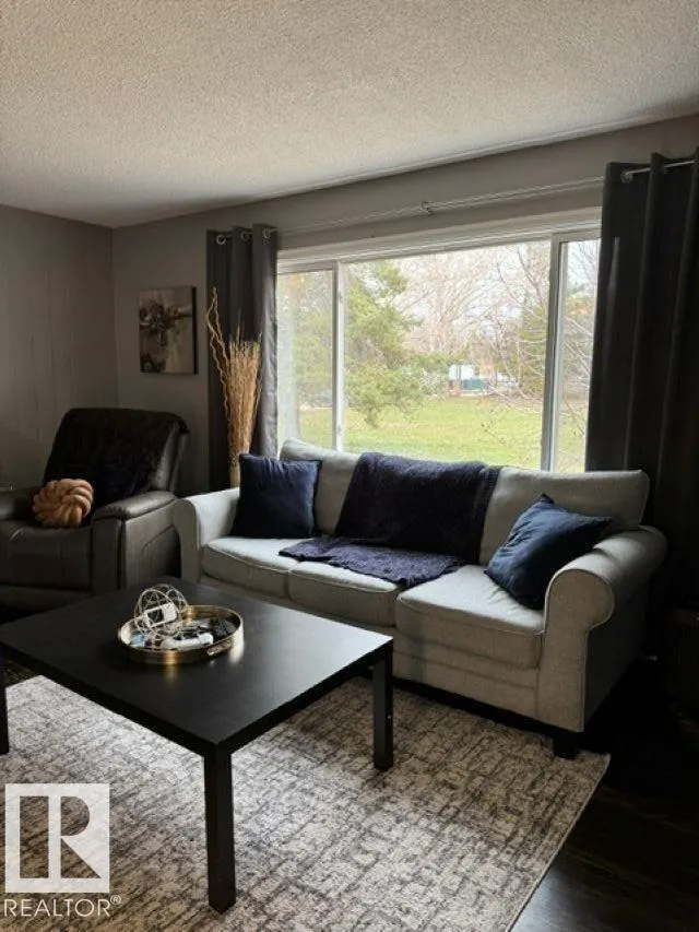 40 GARDEN Crescent