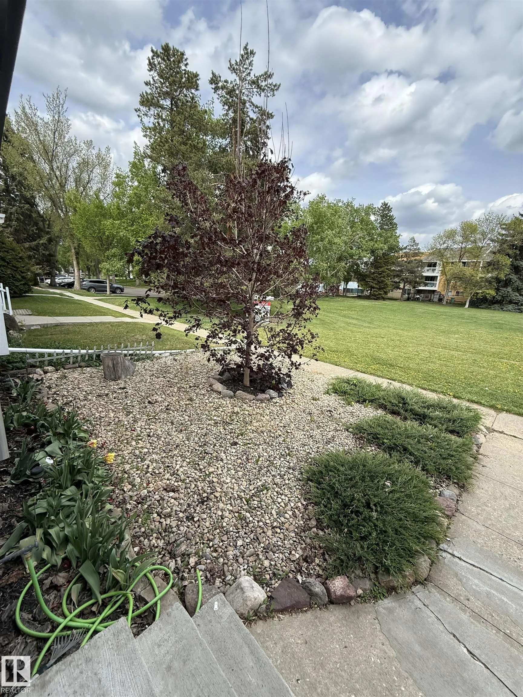 40 GARDEN Crescent