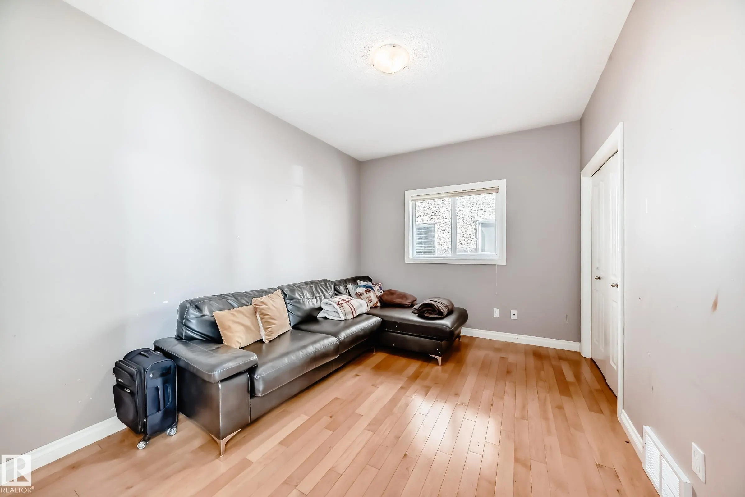 13608 160 Avenue