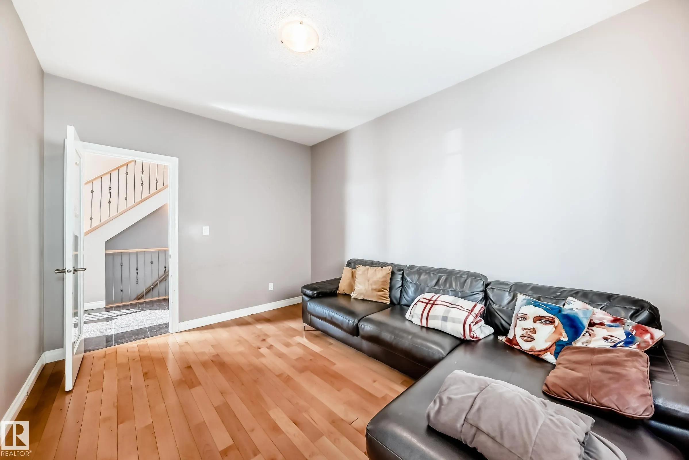 13608 160 Avenue